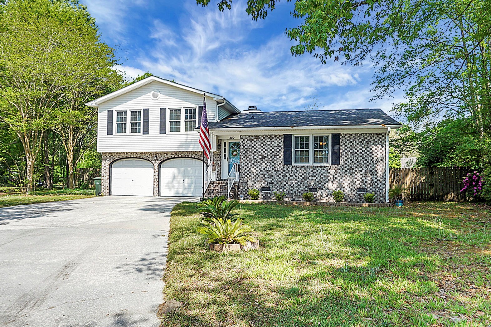 302 Foxhound Ct, Charleston, SC 29445-2745