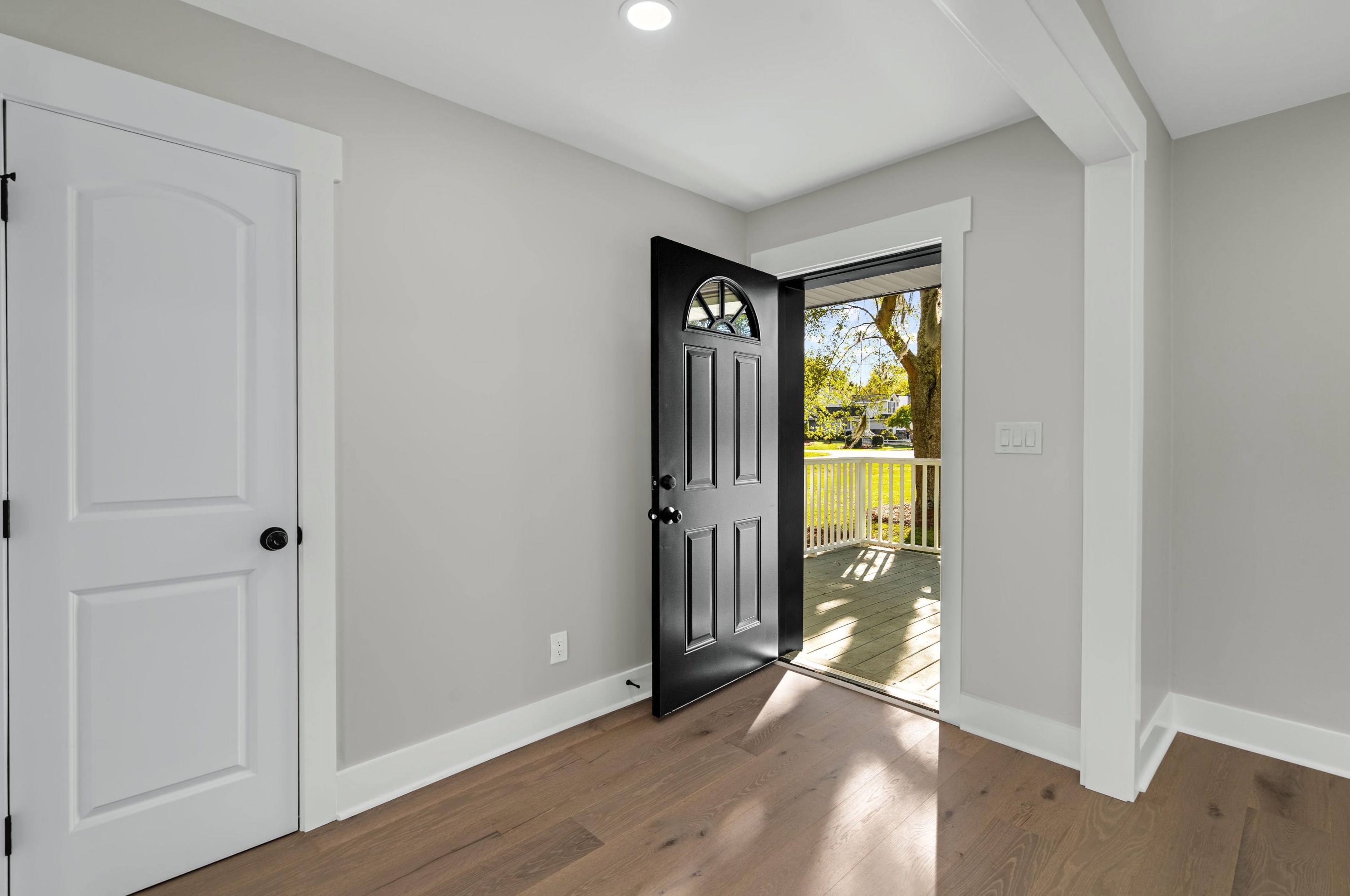 404 Parkdale Dr, Charleston SC  29414-4908 exterior