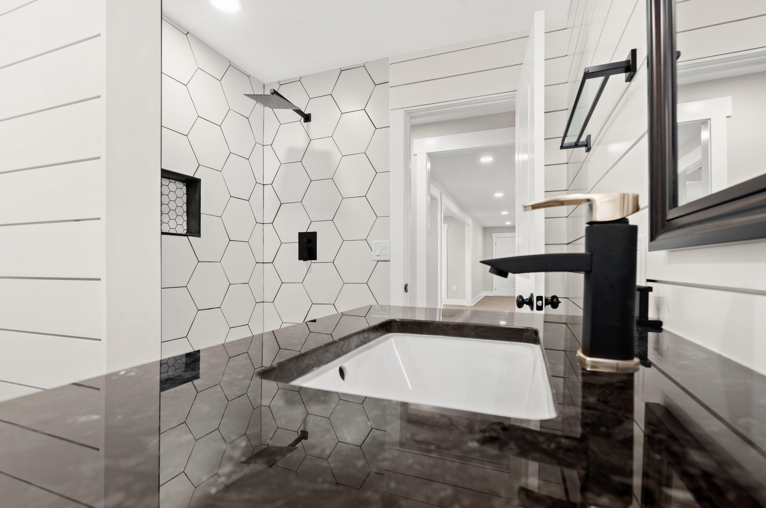 404 Parkdale Dr, Charleston SC  29414-4908 exterior