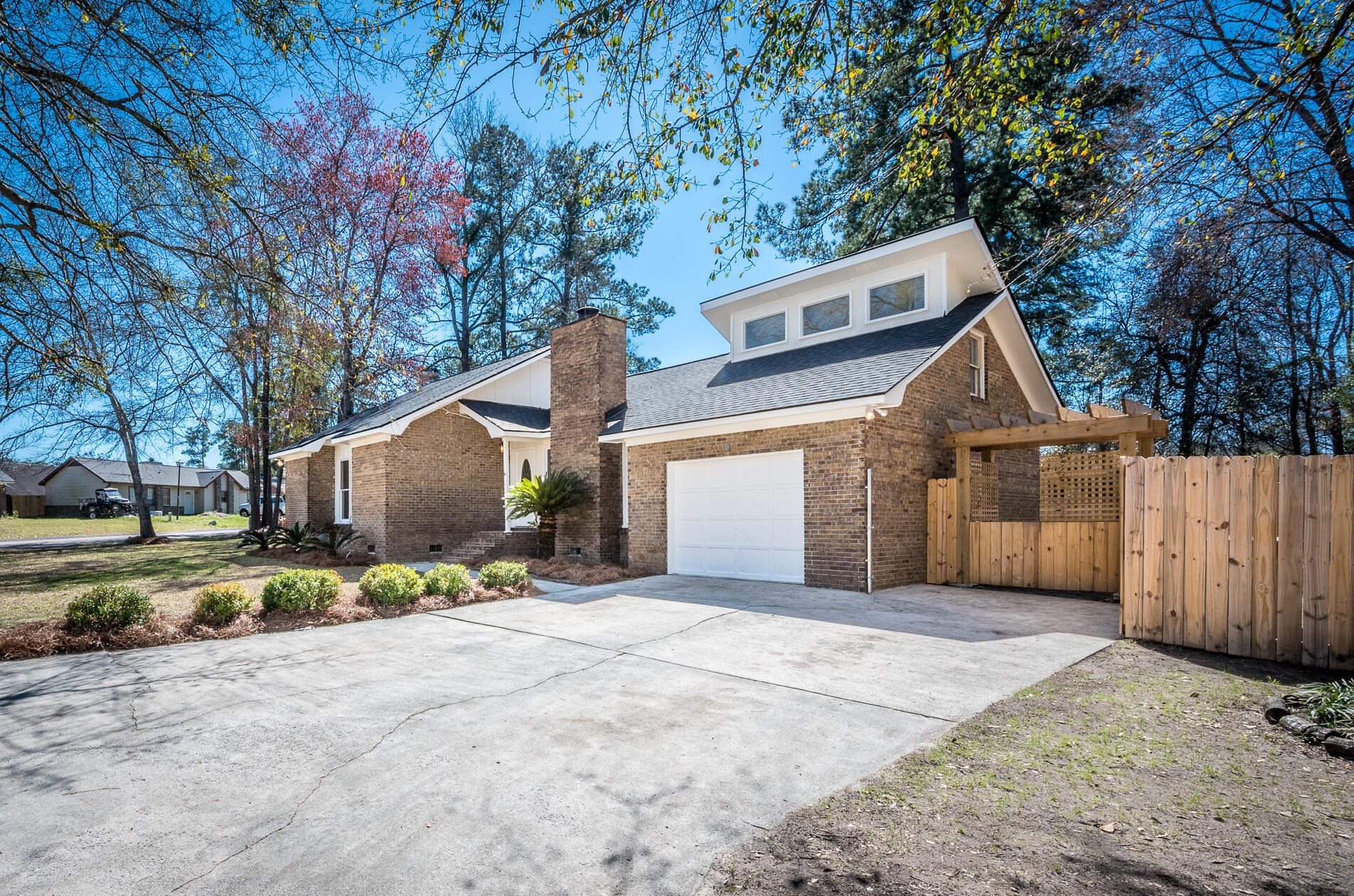 201 Crestwood Dr, Summerville, SC 29483