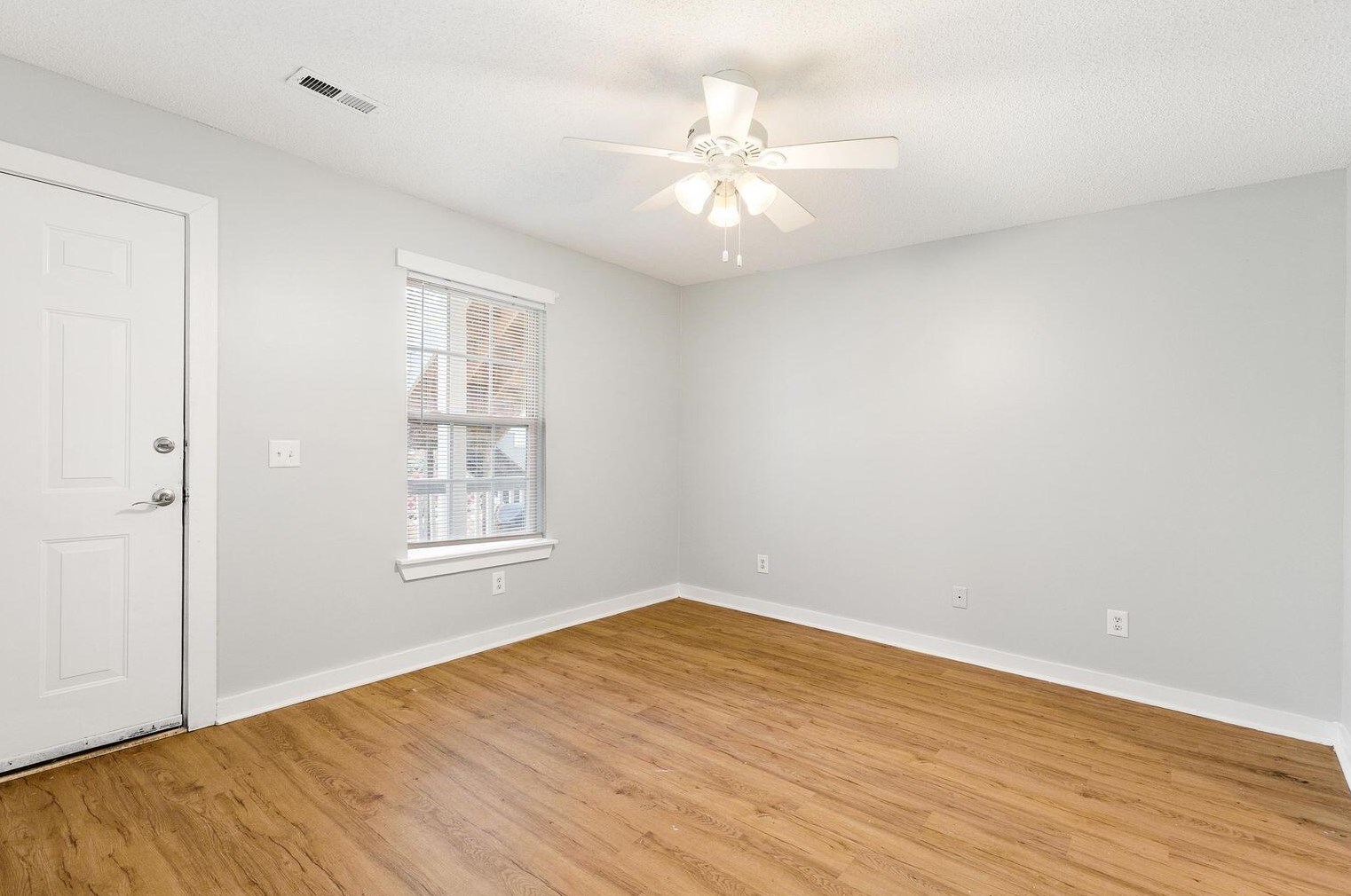 1901 Success St #b4, Charleston, SC 29405
