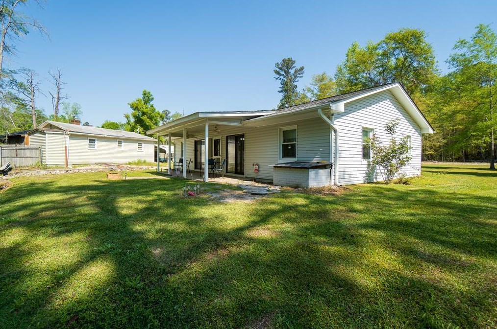 585 River Rd, Cope, SC 29038-9021