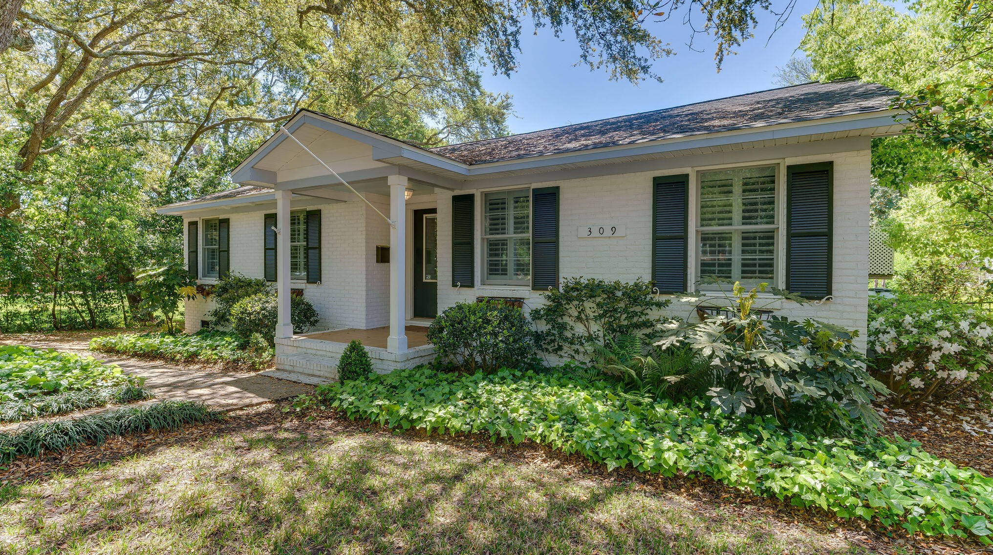 309 Pitt St, Mount Pleasant SC  29464-5367 exterior