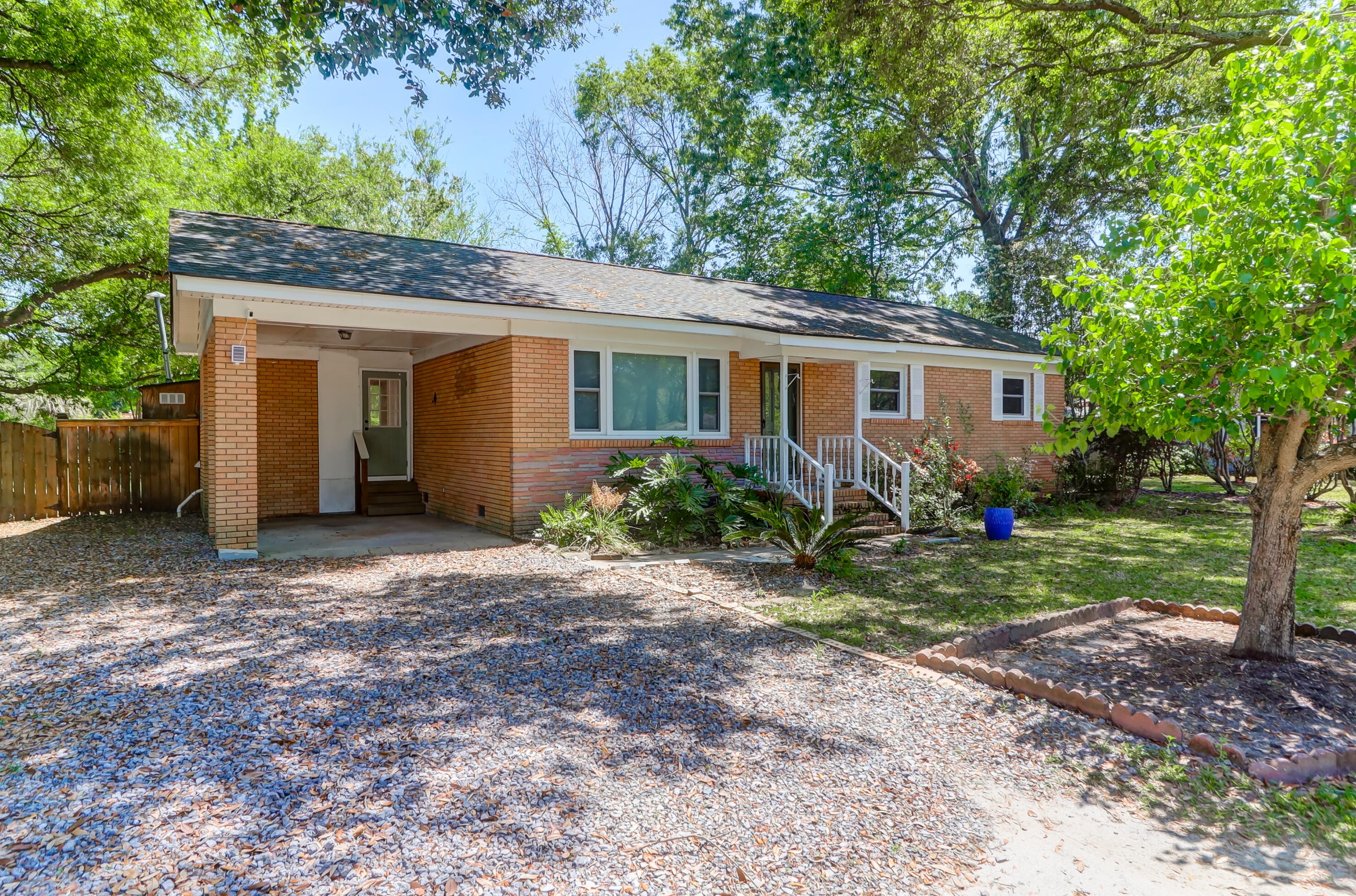 728 Melrose Dr, Charleston SC  29414-5506 exterior