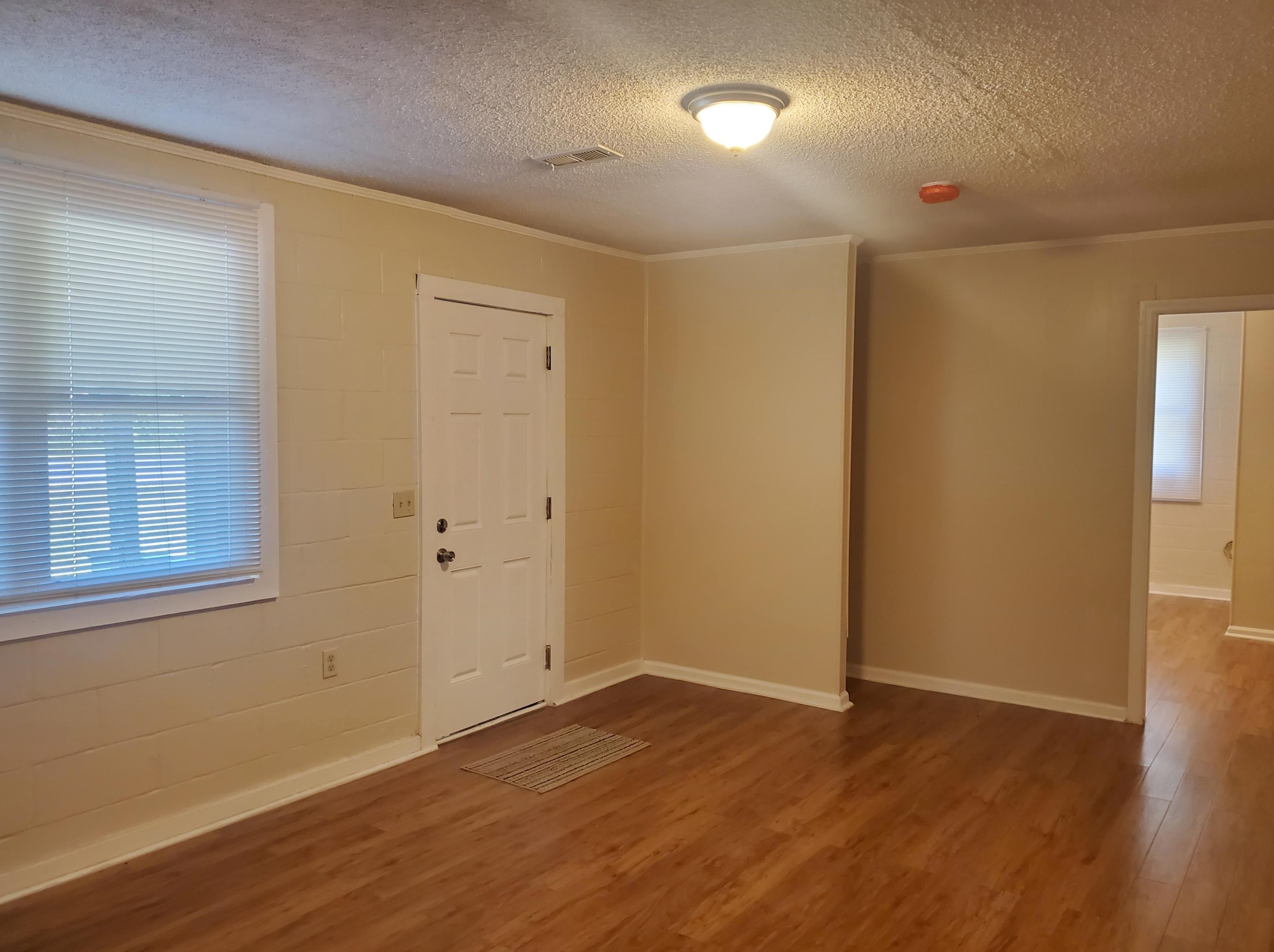 435 Rivers St, Walterboro, SC 29488