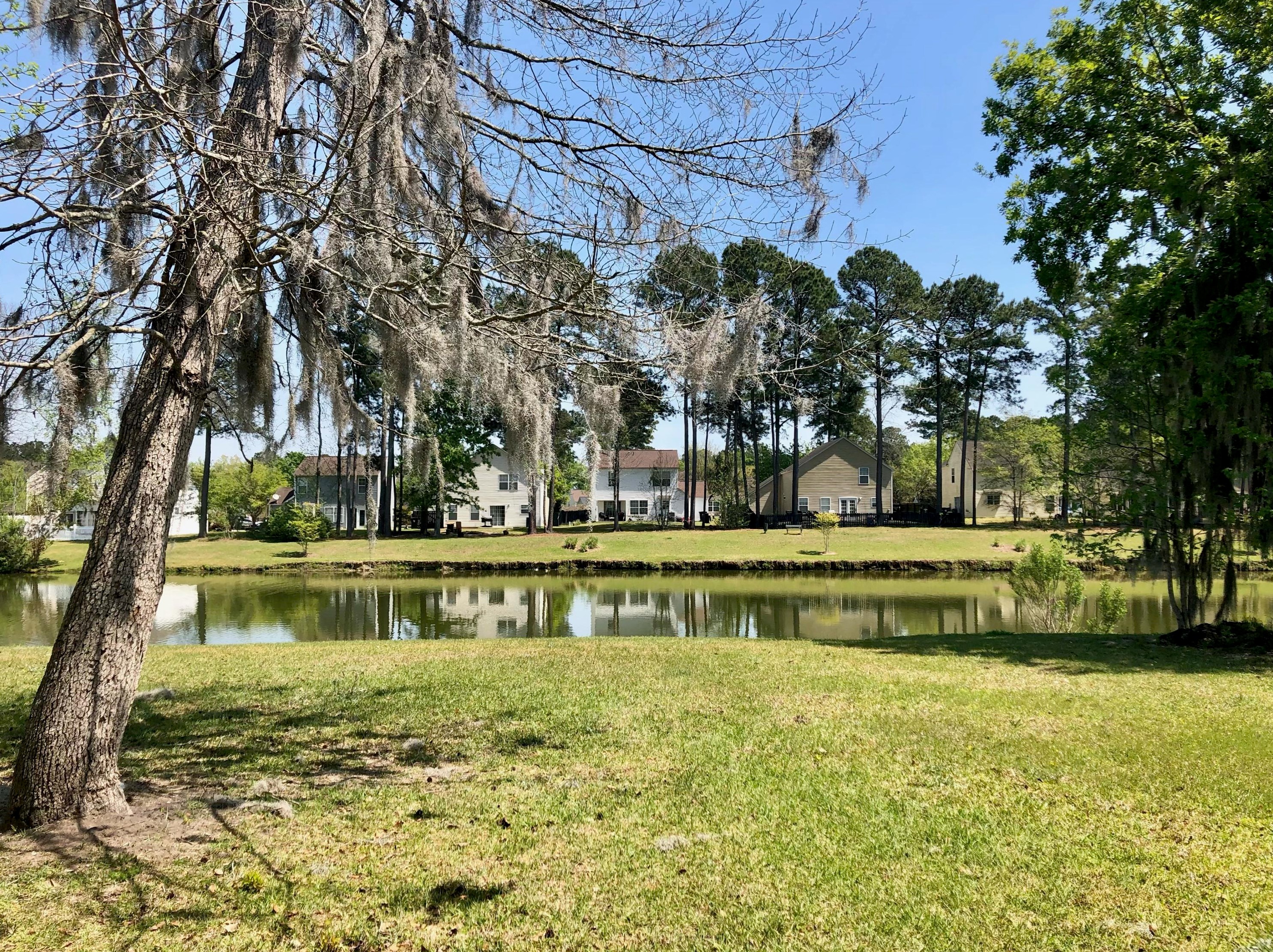 9024 Greenbriar Dr, Summerville, SC 29485-8855
