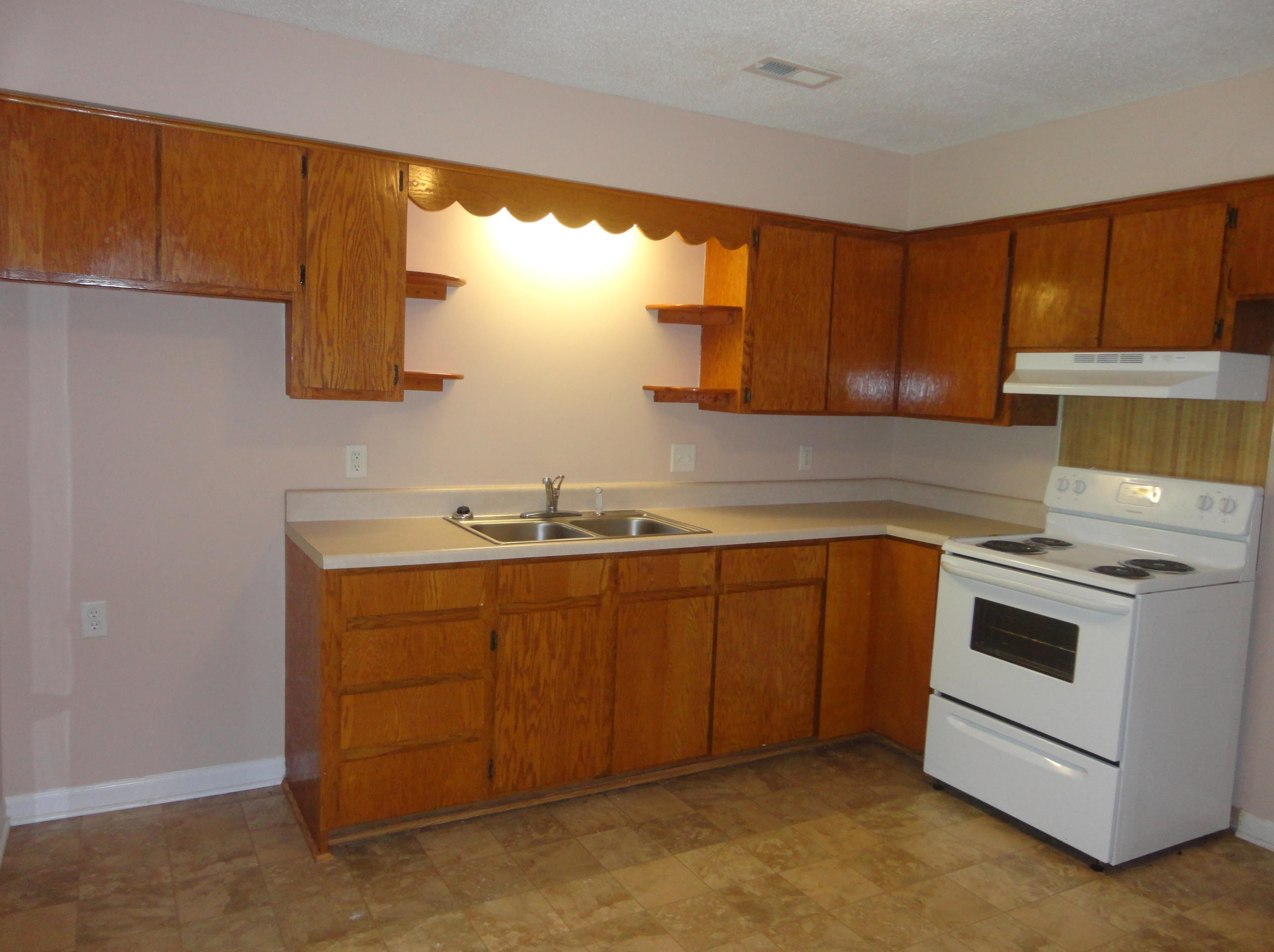 7704 Midwood Dr, Charleston SC  29420-8810 exterior