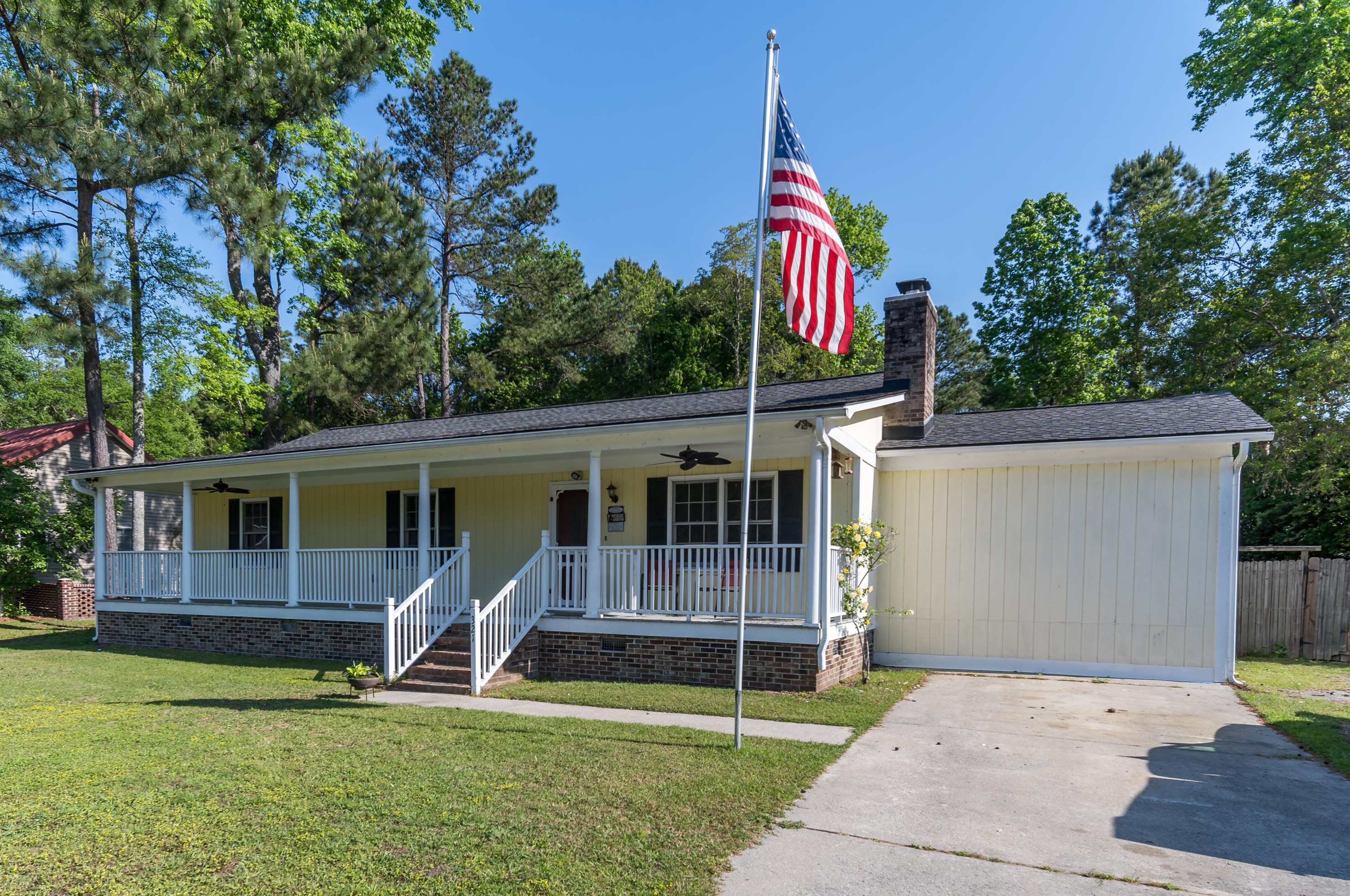 321 Land O Pines Cir, Moncks Corner, SC 29461
