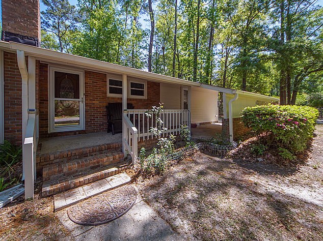 317 Ashley Dr, Summerville, SC 29485-5705