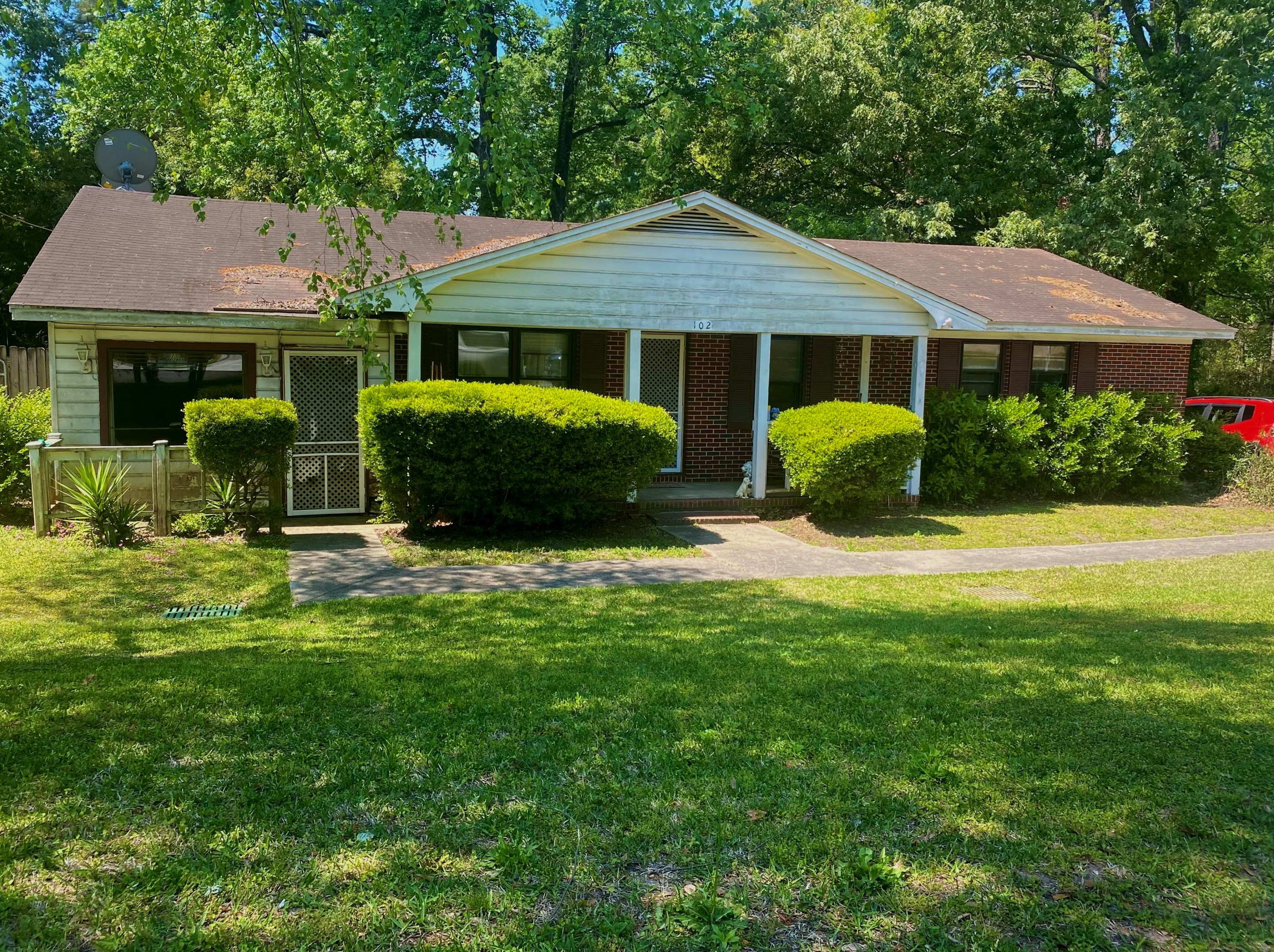 102 Hampton Ave, Charleston, SC 29445-3211