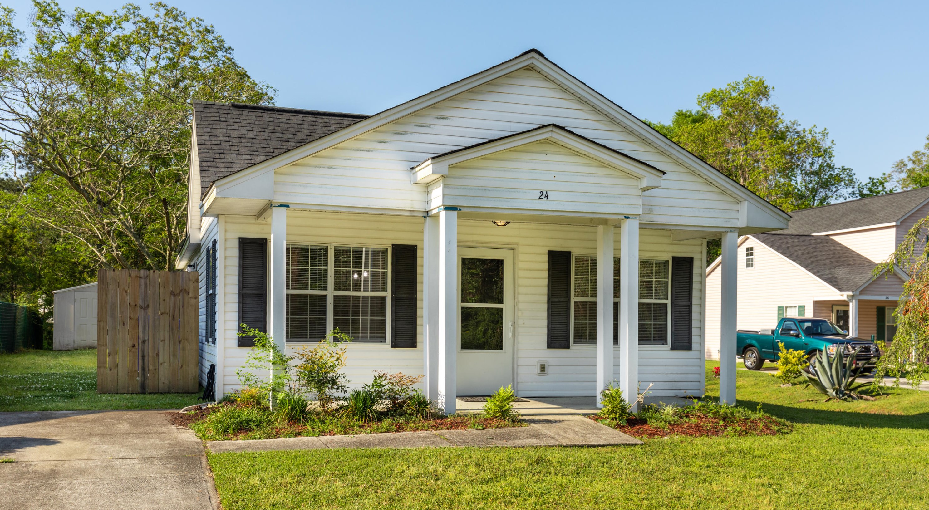 24 Palmetto Park Rd, Charleston, SC 29407-5976