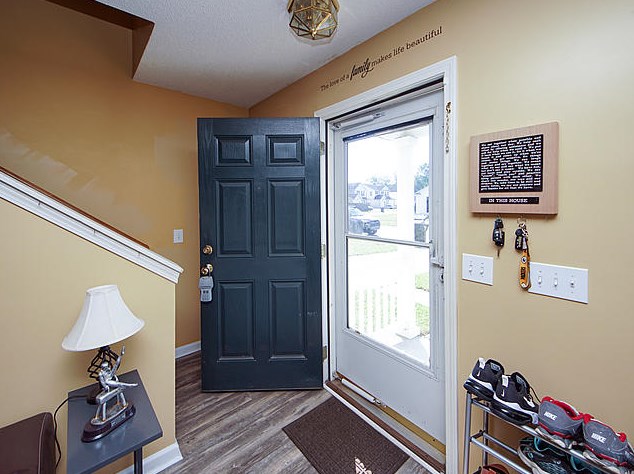 1402 Pinethicket Dr, Summerville, SC 29483-8659