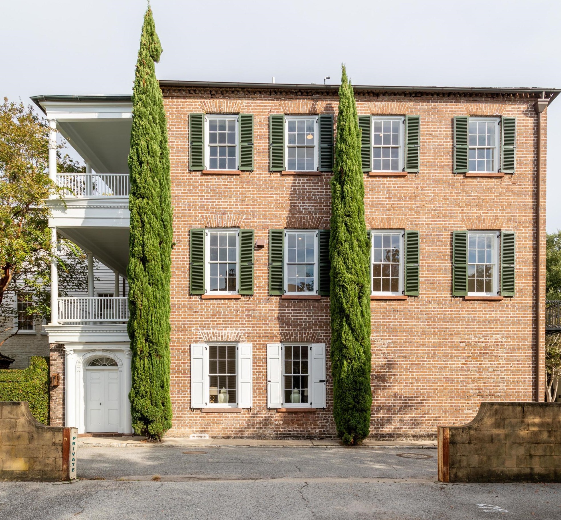 103 Church St, Charleston SC  29401-2589 exterior
