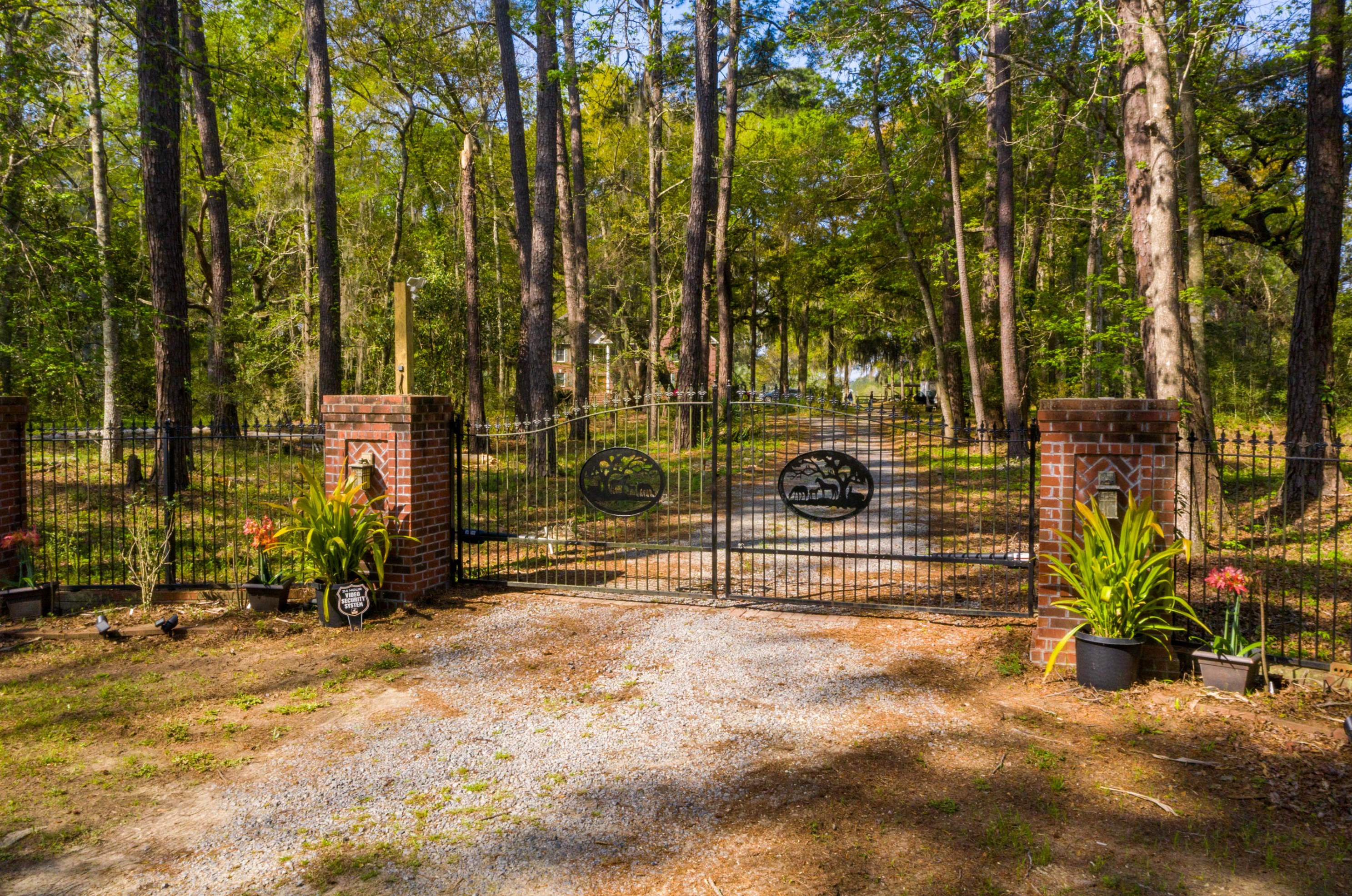 2285 Leadenwah Dr, Wadmalaw Is, SC 29487