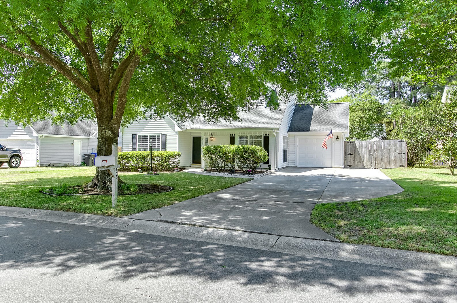 737 Veron Pl, Mount Pleasant, SC 29464