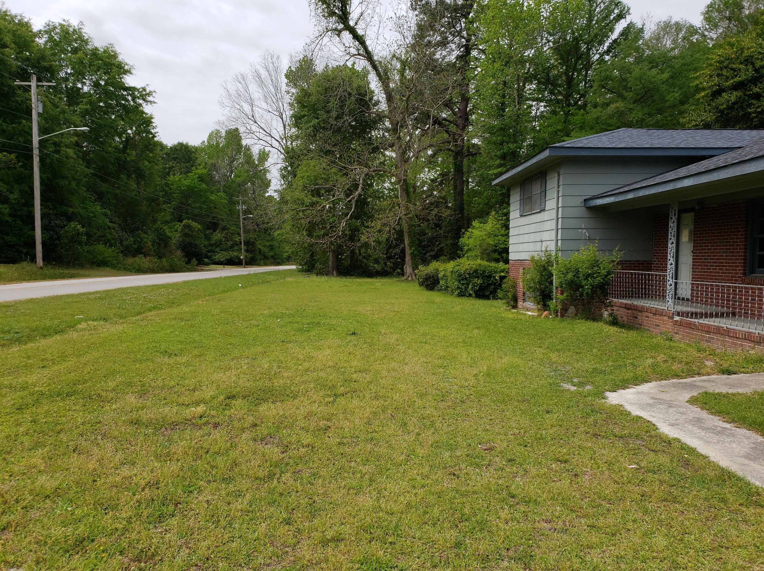 1113 Hickory St, Alvin, SC 29479-4104