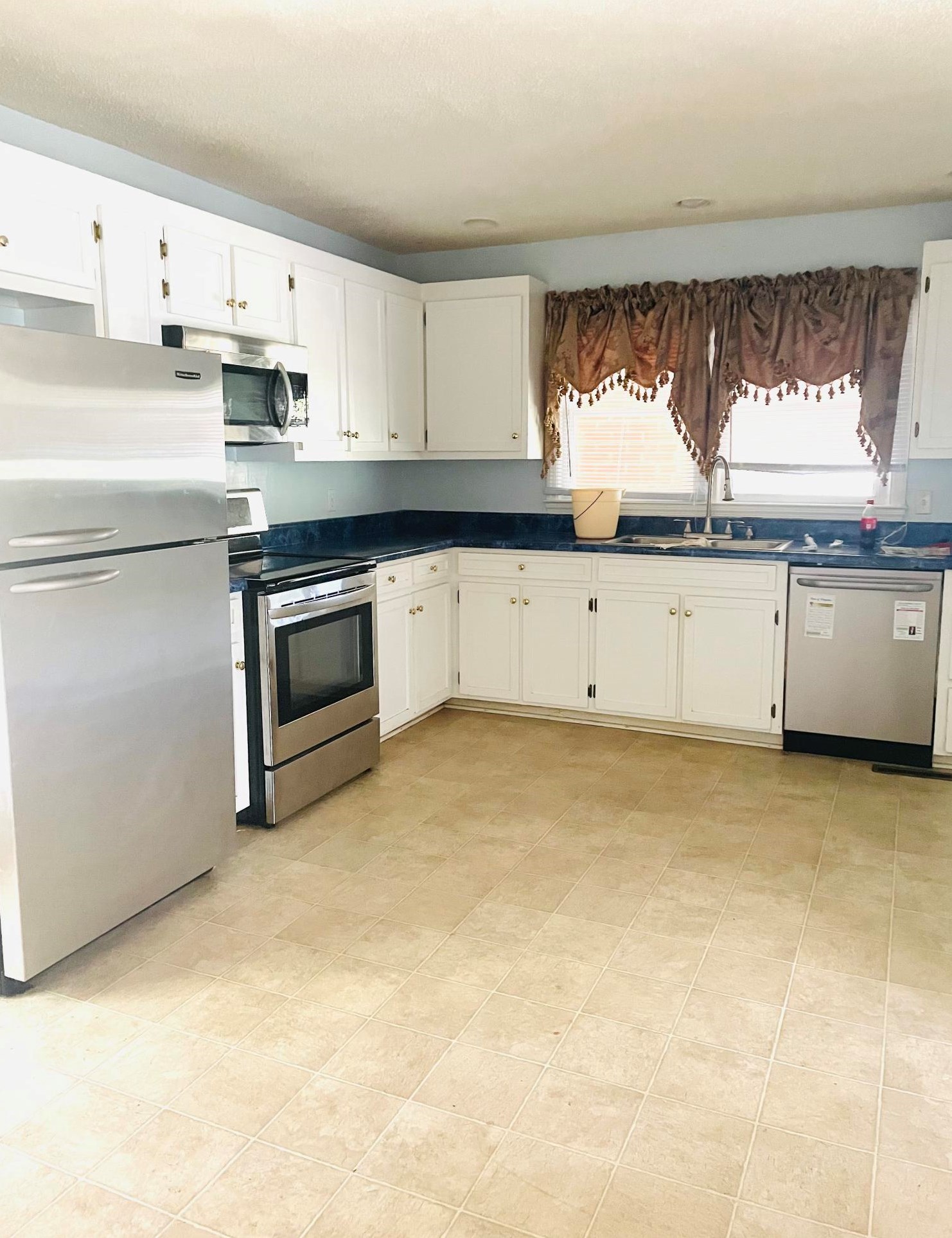 905 Fulton Ave, Kingstree, SC 29556-2237