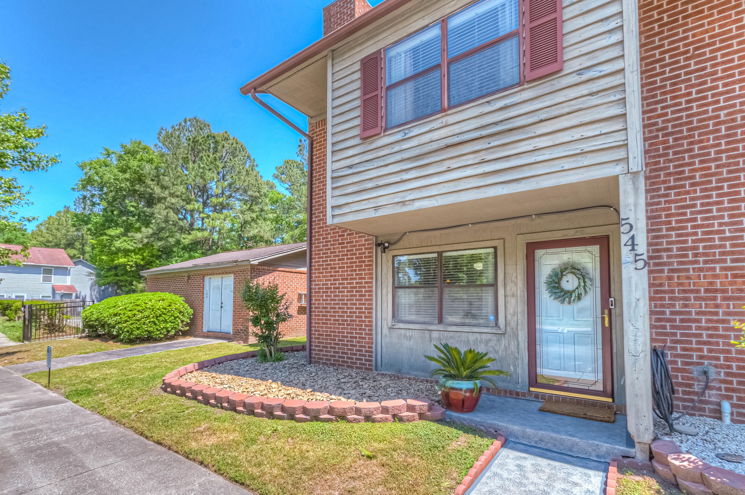 545 Travelers Blvd, Summerville, SC 29485-8219