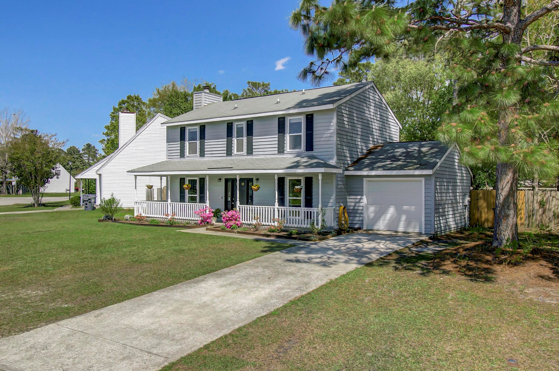 142 Traders Station Rd, Summerville, SC 29483-1838