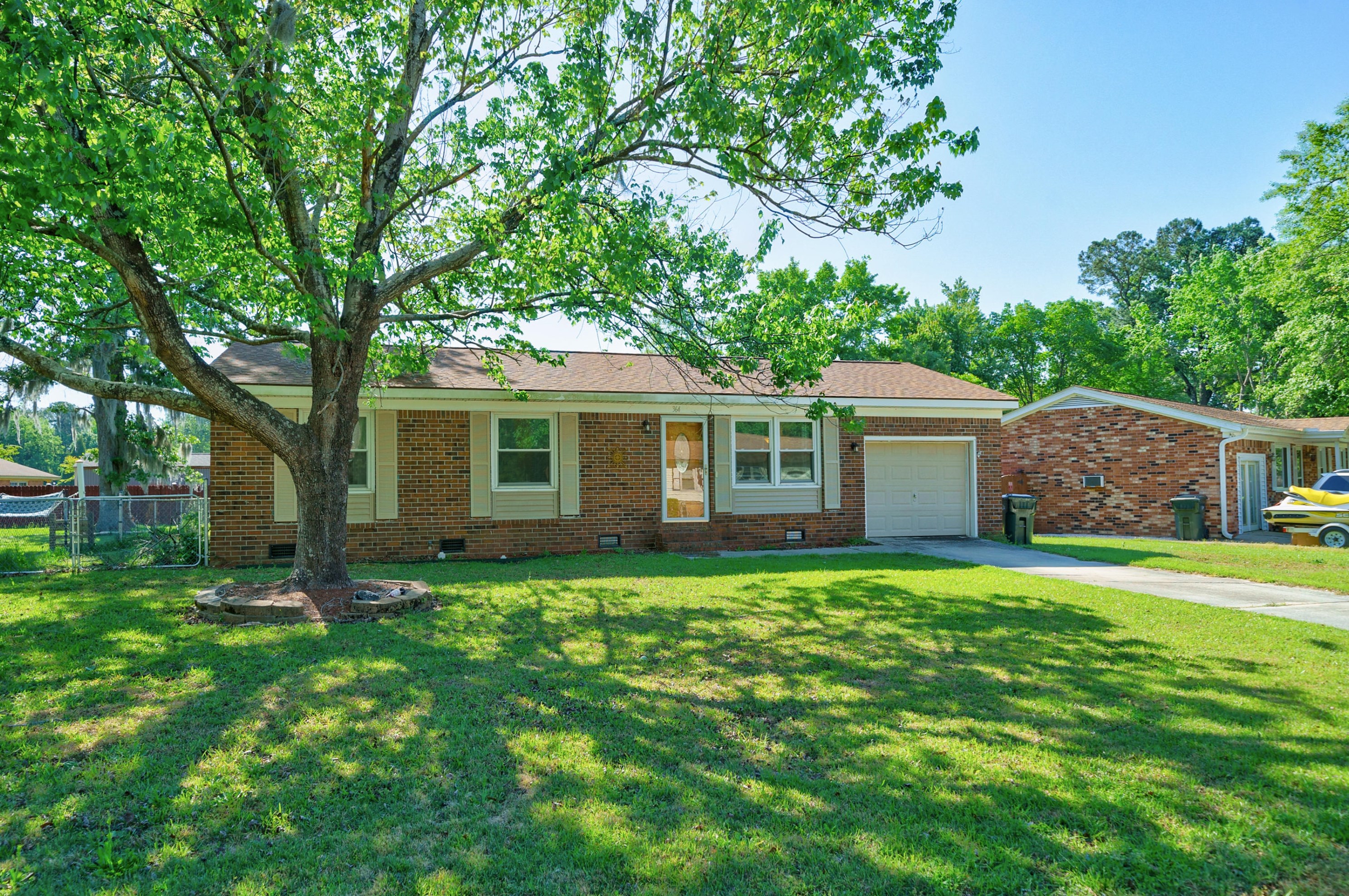 364 Water Oak Dr, Charleston, SC 29445-3709