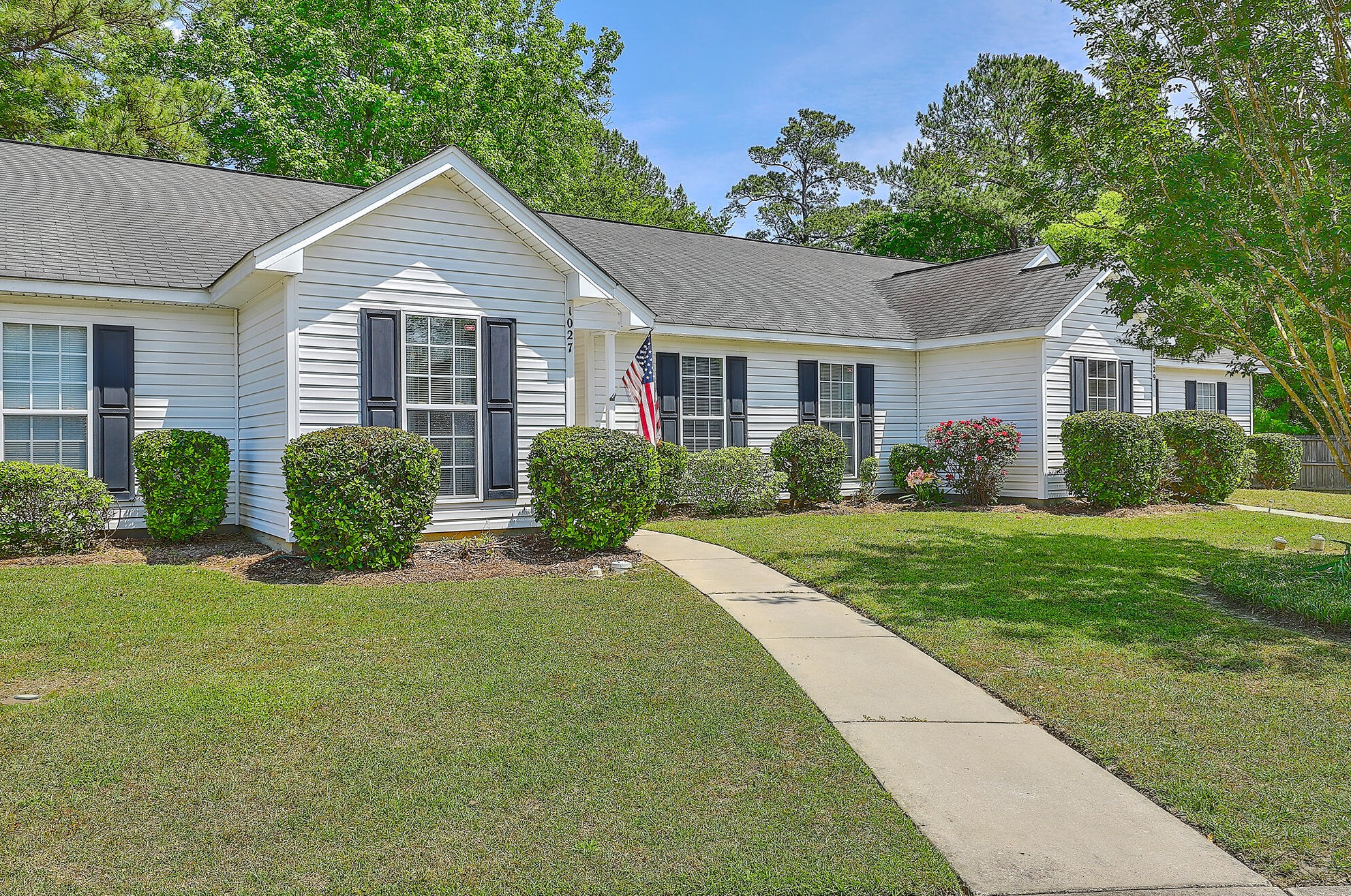 1027 Long View Dr, Charleston, SC 29445-7508