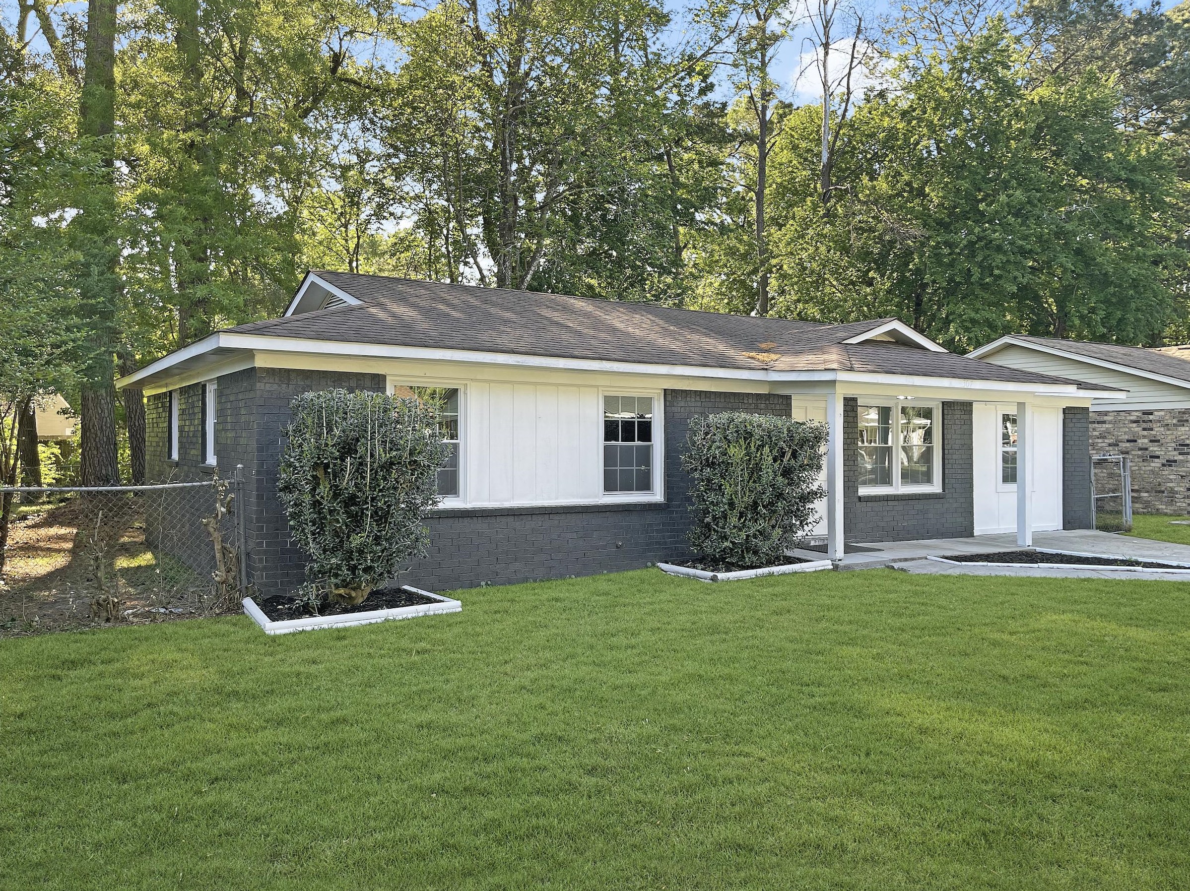 307 Elliott Dr, Ladson, SC 29456