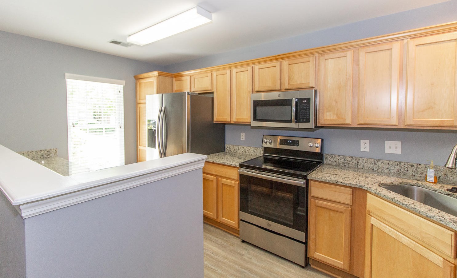 1602 Yellow Hawthorn Cir, Summerville, SC 29483