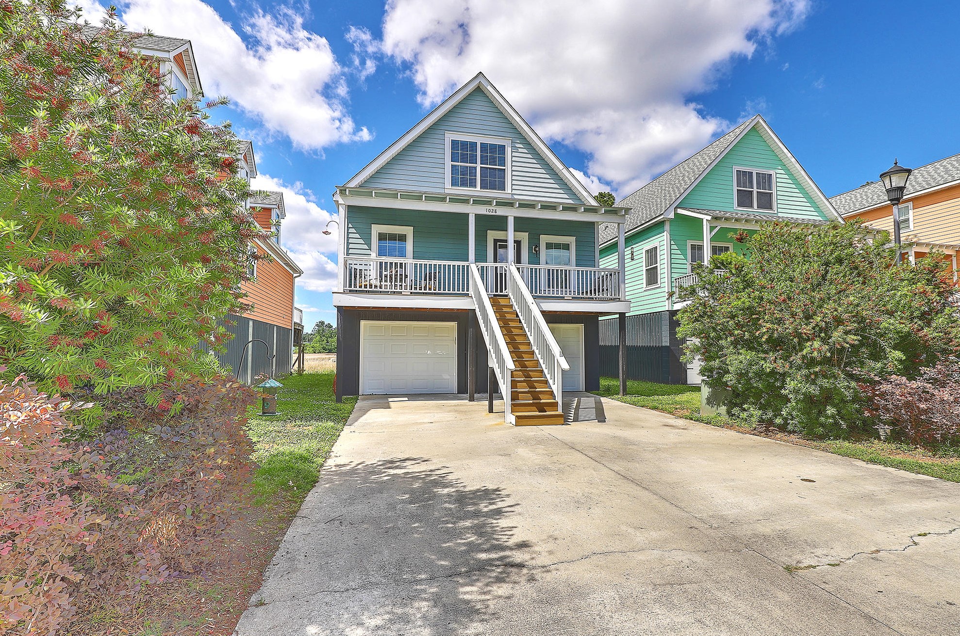 1028 Hunley Waters Cir, Charleston, SC 29405-7266