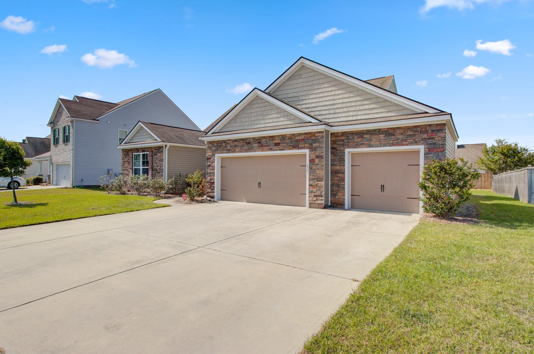 153 Netherfield Dr, Summerville, SC 29486-5330