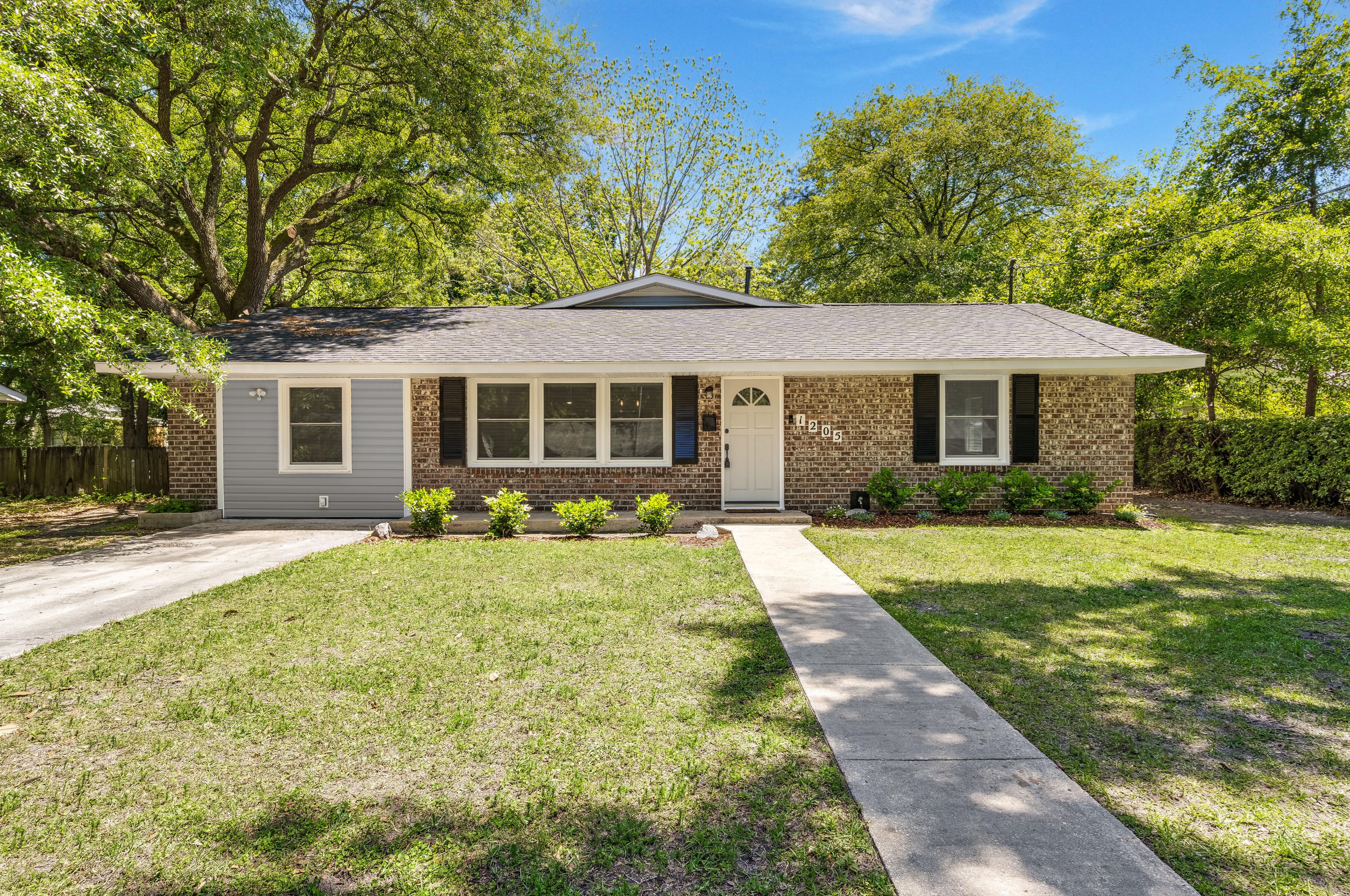 1205 Hawthorne Rd, Charleston, SC 29410-2612