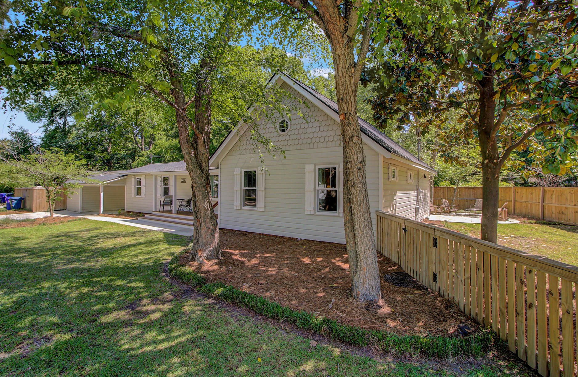 1706 Avalon Cir, Charleston SC  29407-3614 exterior