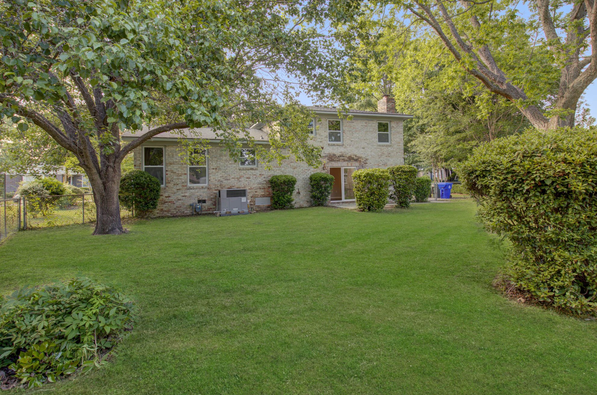 1378 Lenevar Dr, Charleston SC  29407-5117 exterior