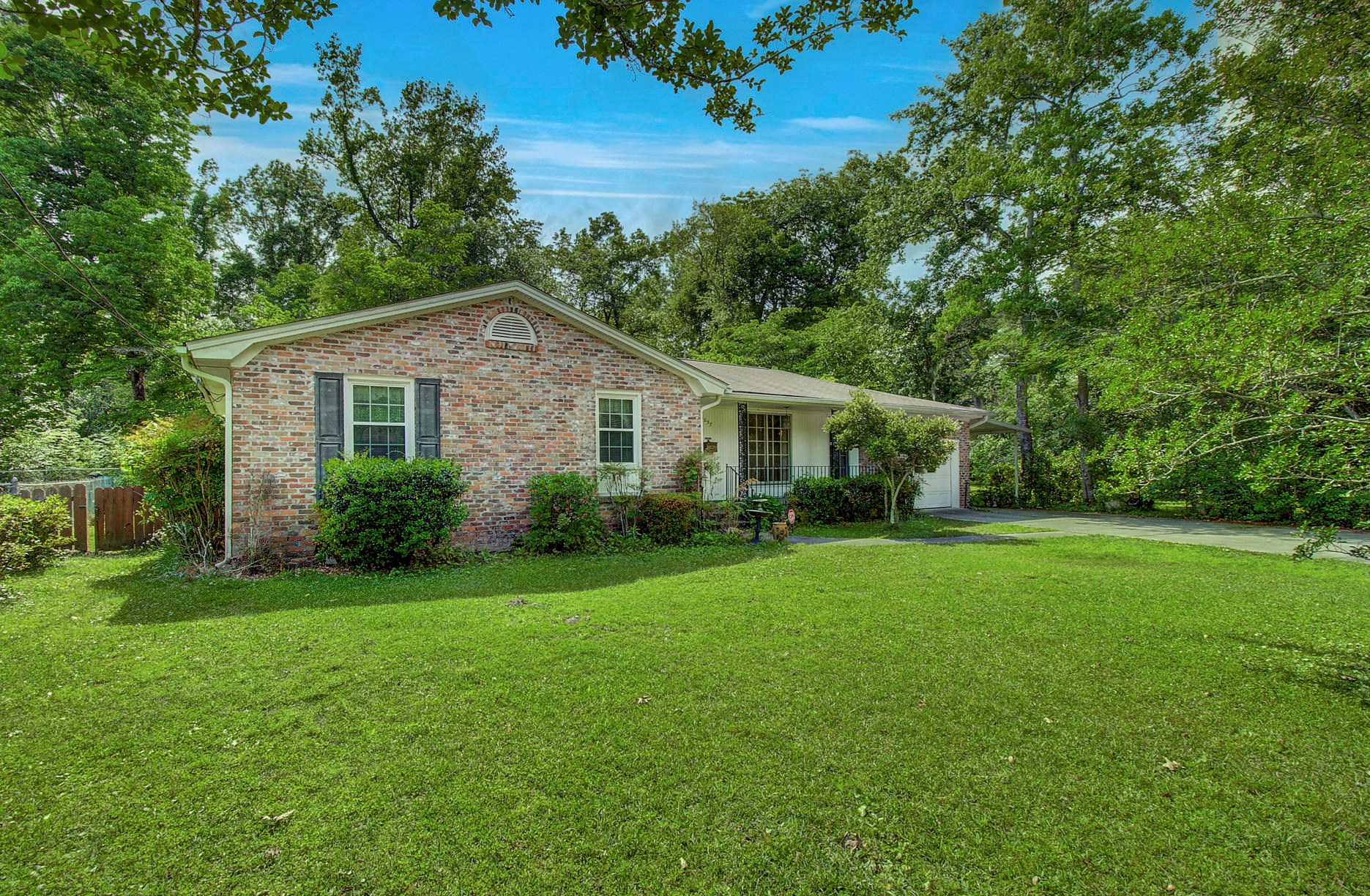 6037 Rembert Dr, Charleston, SC 29410-2322