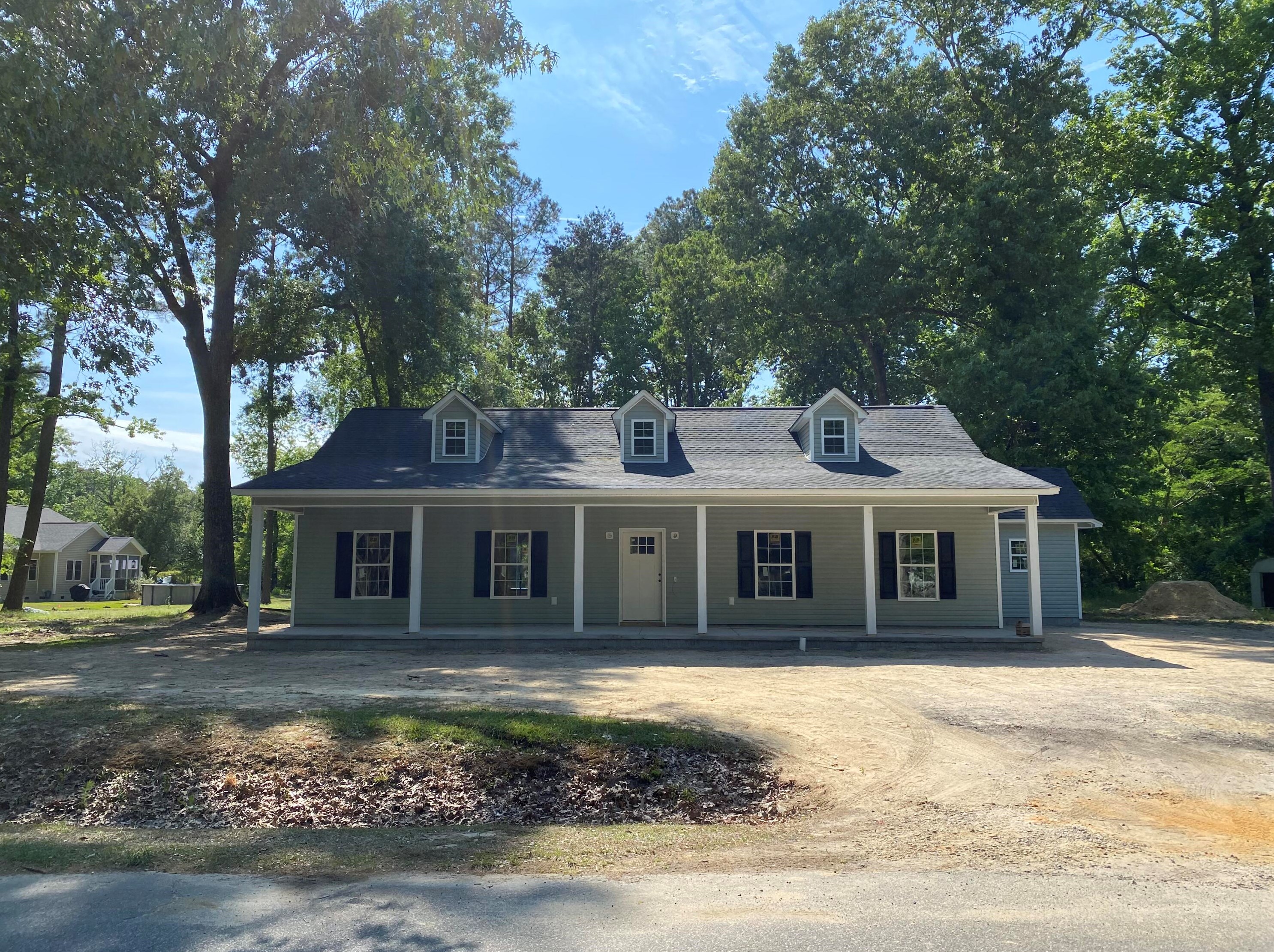 527 Summerset Ln, Summerville, SC 29483-8310