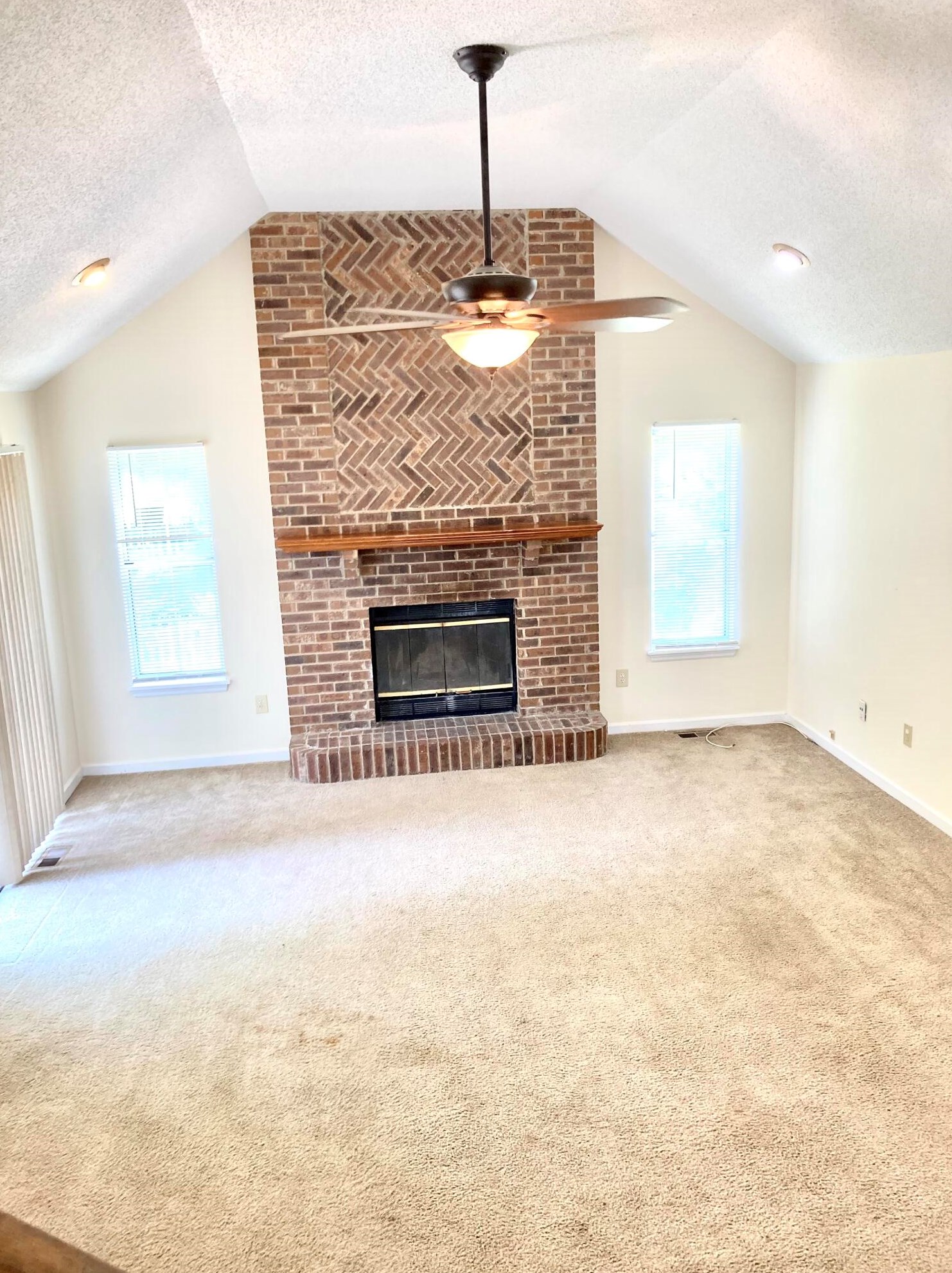10 Jerome Ct, Charleston, SC 29414-6810