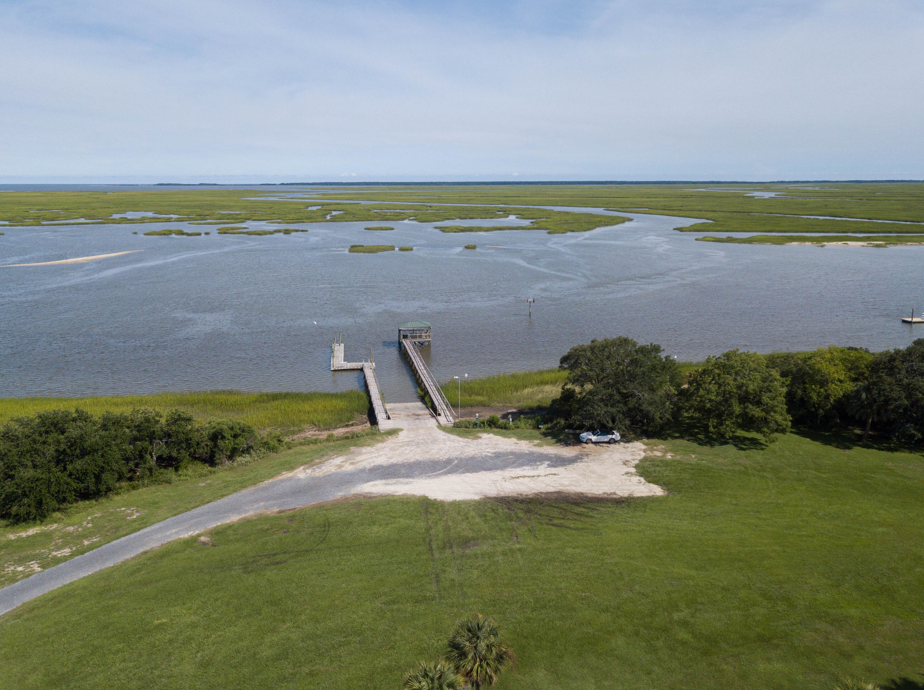 1068 Mainsail Ct, Awendaw, SC 29429