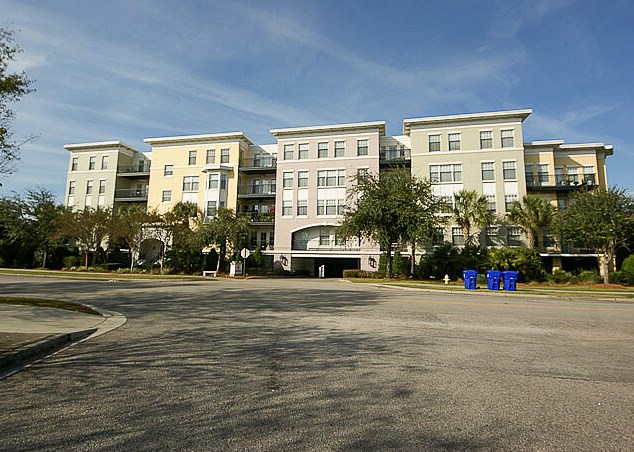 498 Albemarle Rd, Charleston SC  29407-7524 exterior