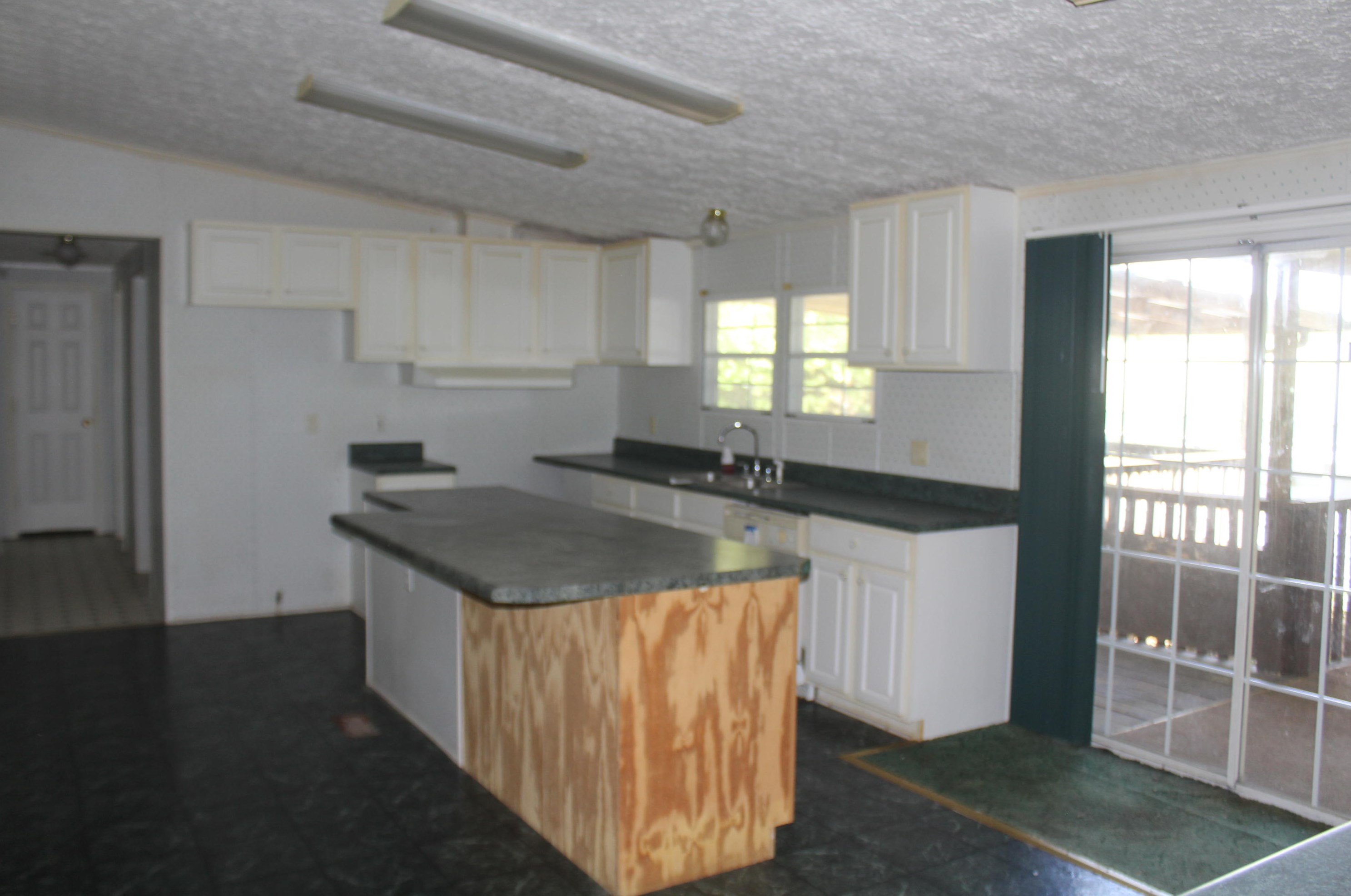 1096 Hiers Corner Rd, Walterboro SC  29488-5642 exterior