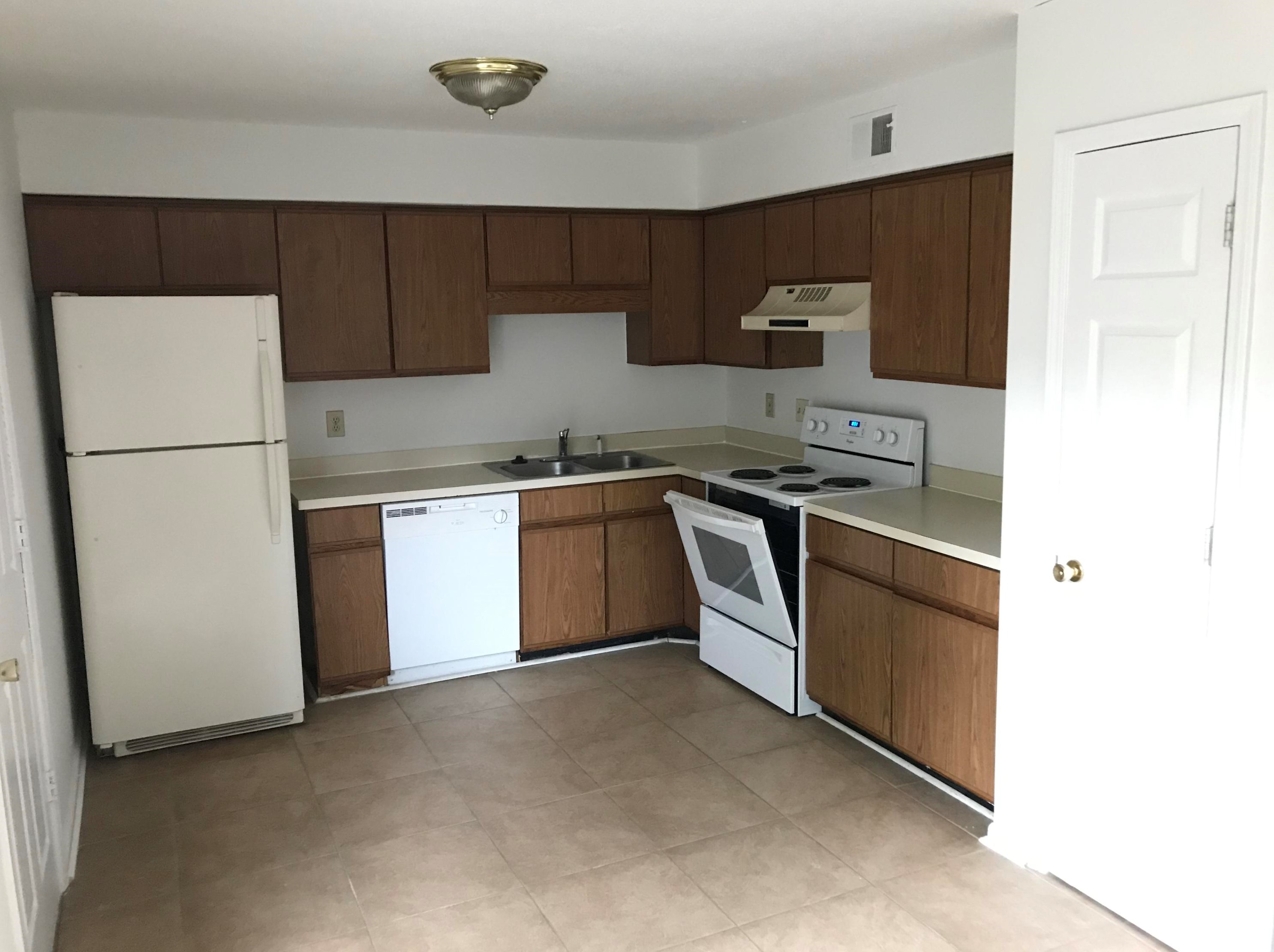 8054 Thelen St, Charleston SC  29406-9427 exterior