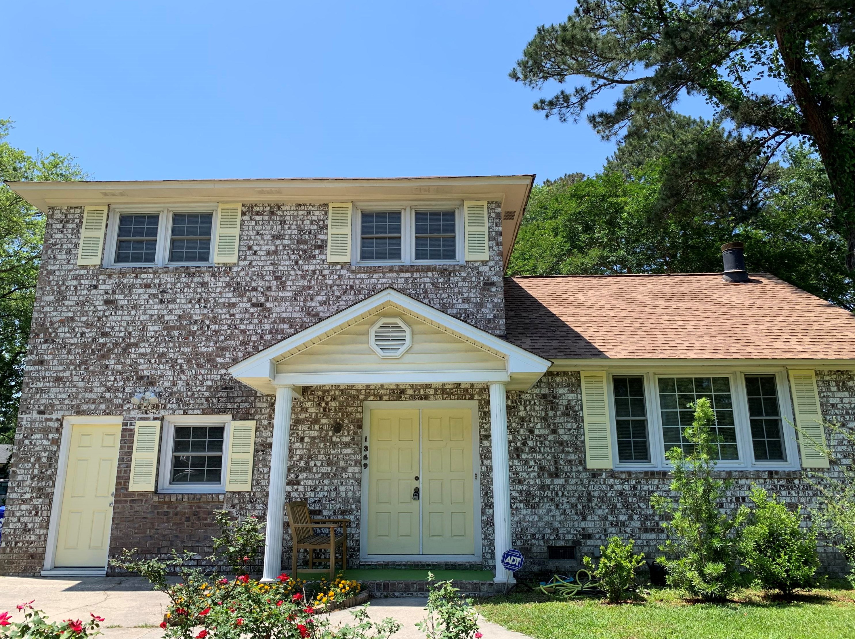 1369 Miles Dr, Charleston, SC 29407
