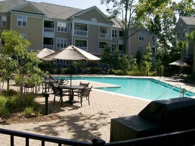 500 Bucksley Ln, Charleston SC 29492-8180 exterior