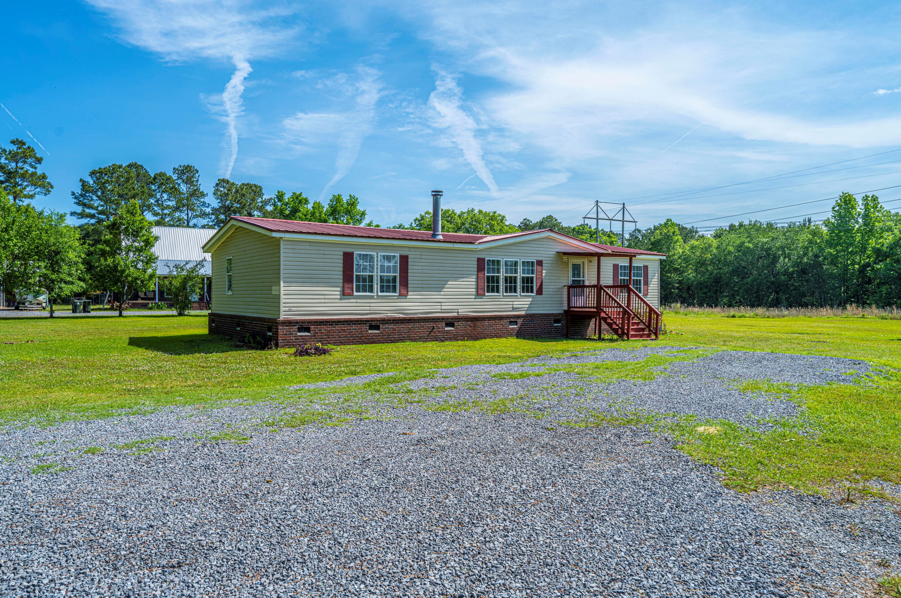 256 Skyland Ln, Moncks Corner, SC 29461-7547