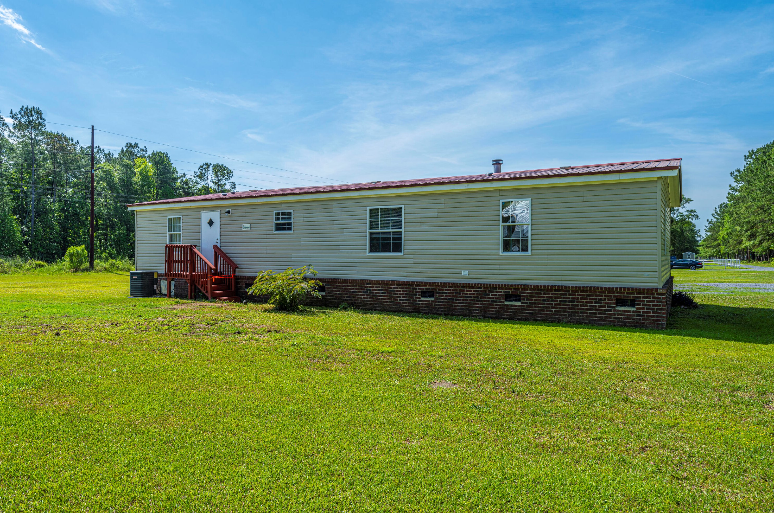 256 Skyland Ln, Moncks Corner SC  29461-7547 exterior