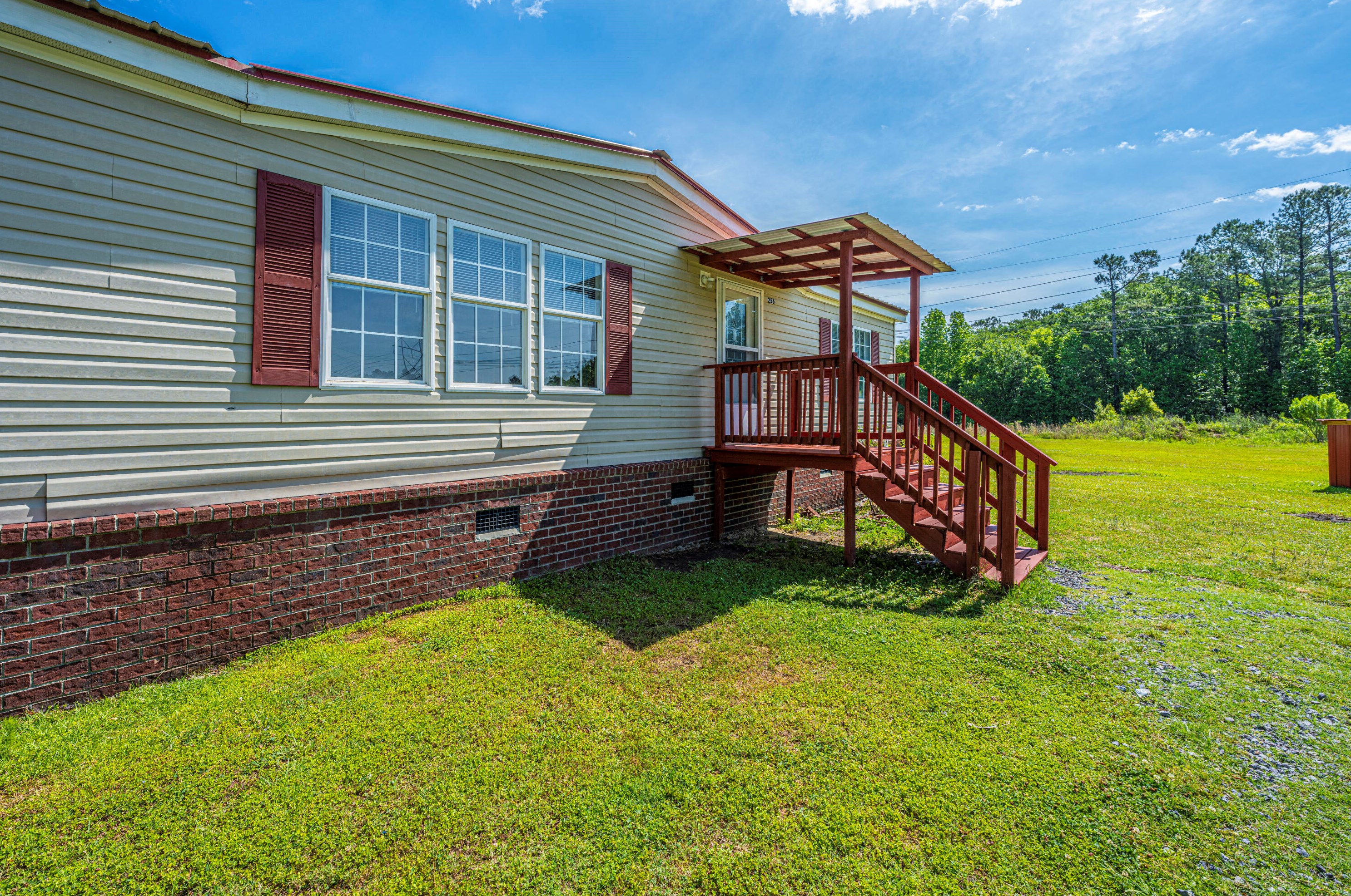 256 Skyland Ln, Moncks Corner SC  29461-7547 exterior