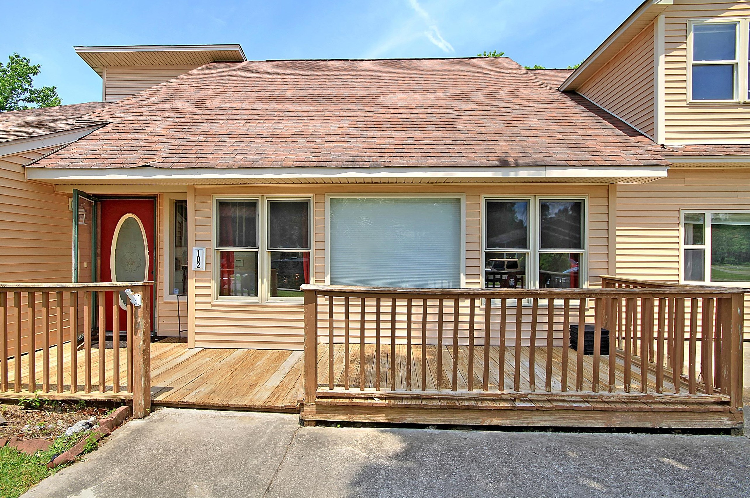 102 Coachman Ln, Summerville, SC 29483-7719