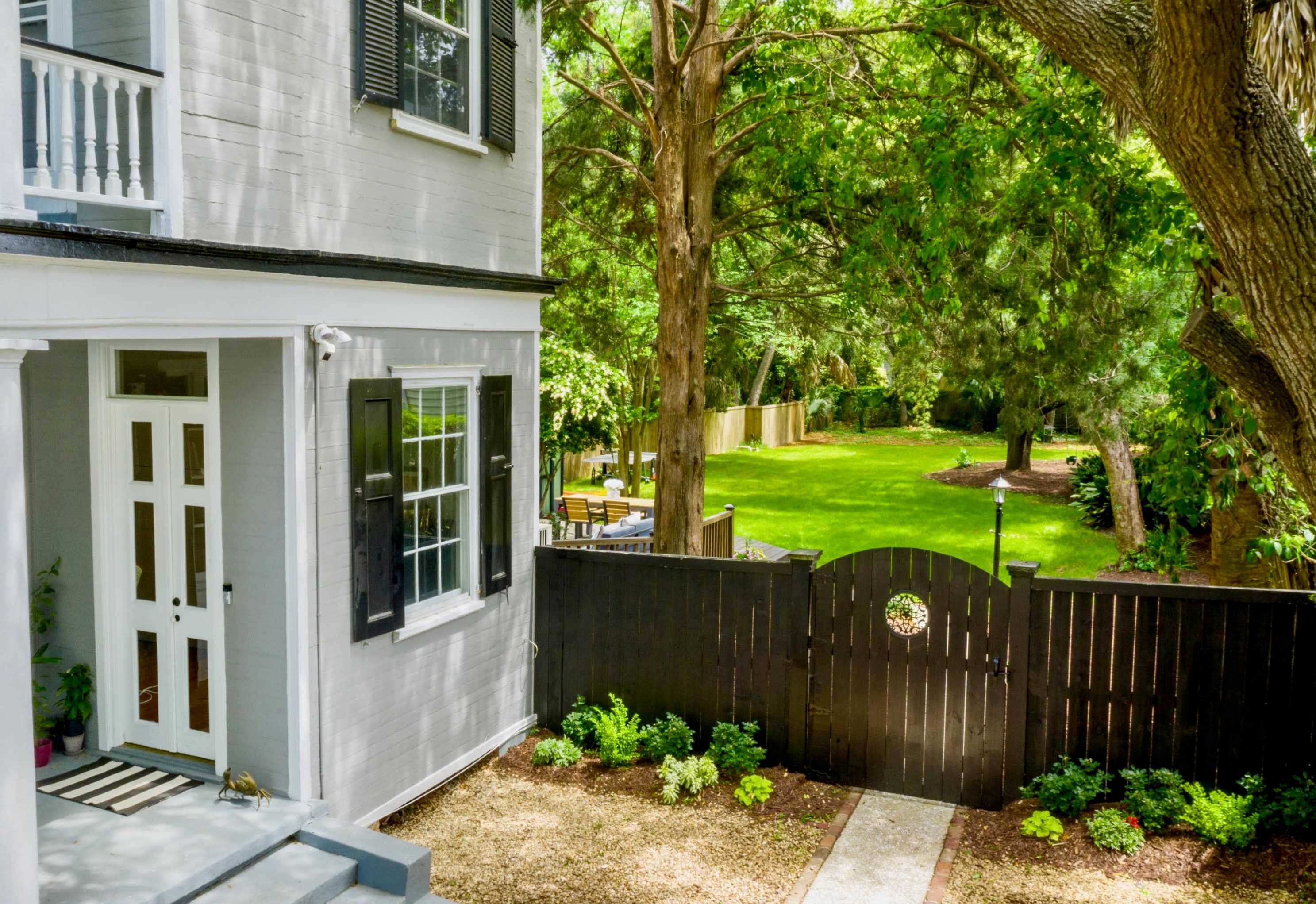 8 Gadsden St, Charleston, SC 29401-1203