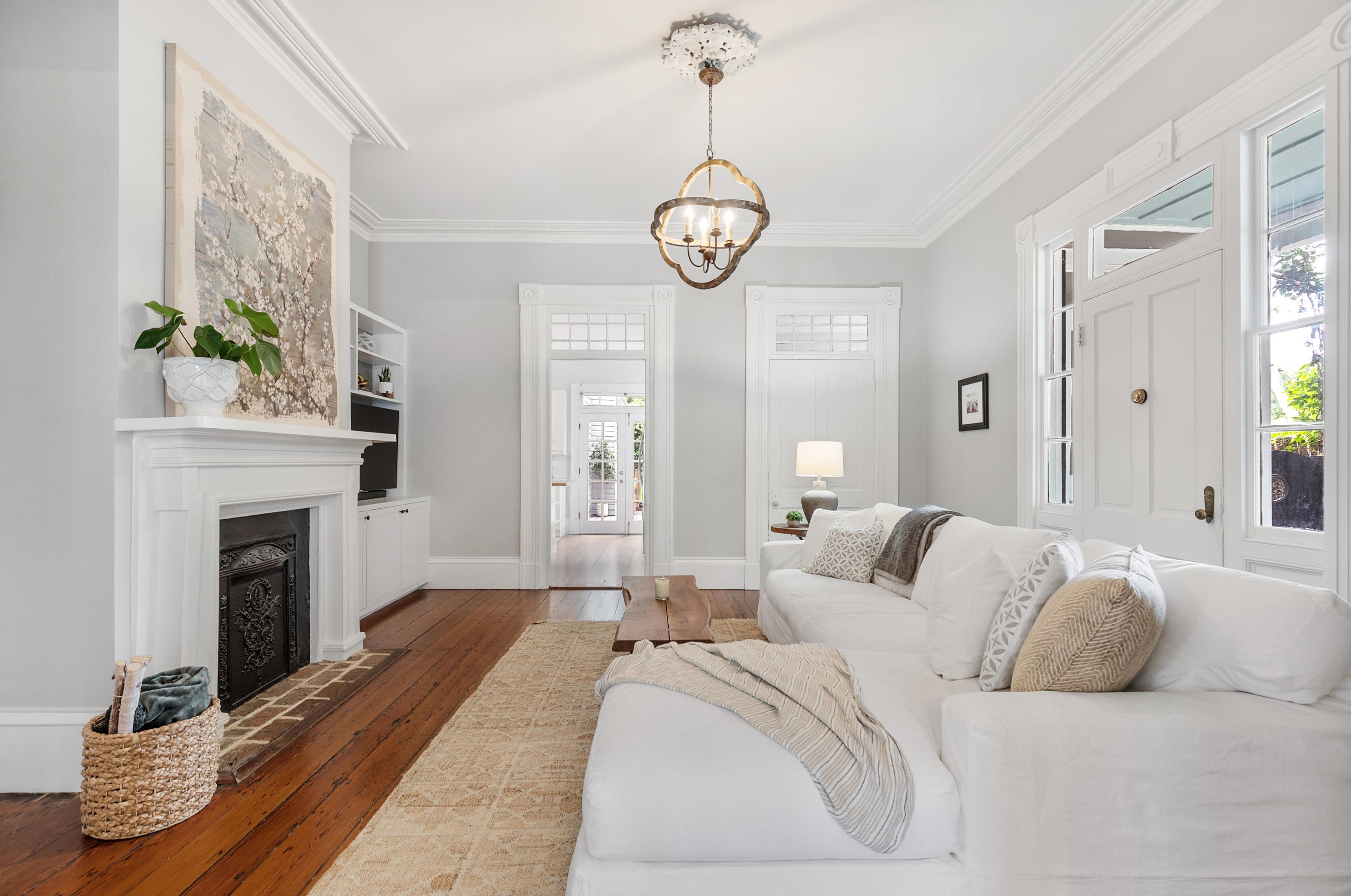 8 Gadsden St, Charleston SC 29401-1205 exterior