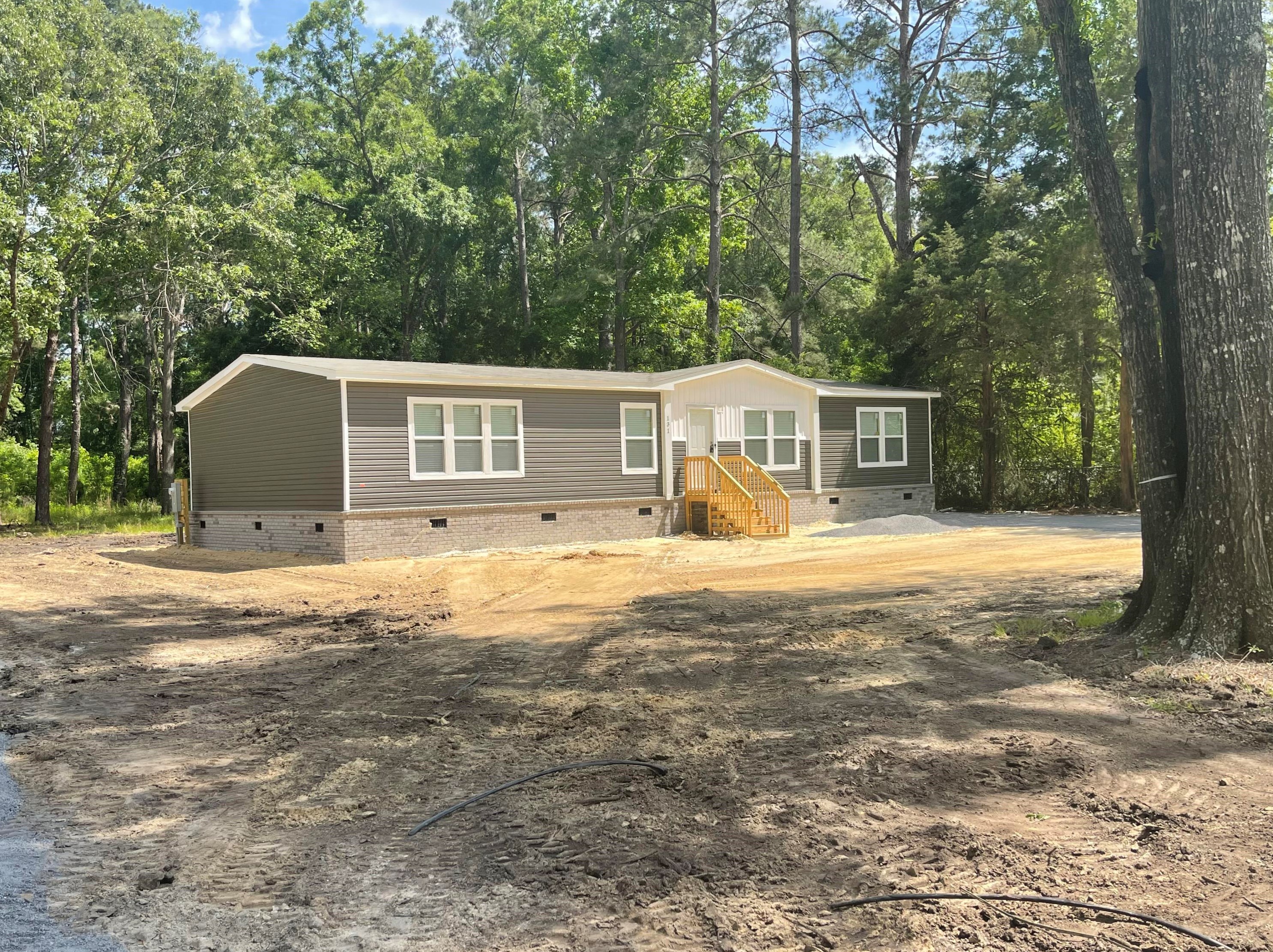 131 Dean Dr, Summerville, SC 29483-4516