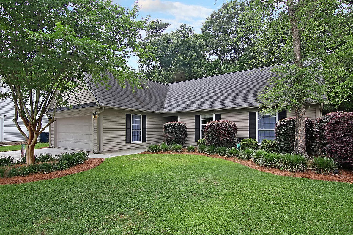 8627 Aurora Dr, Charleston, SC 29420-7106