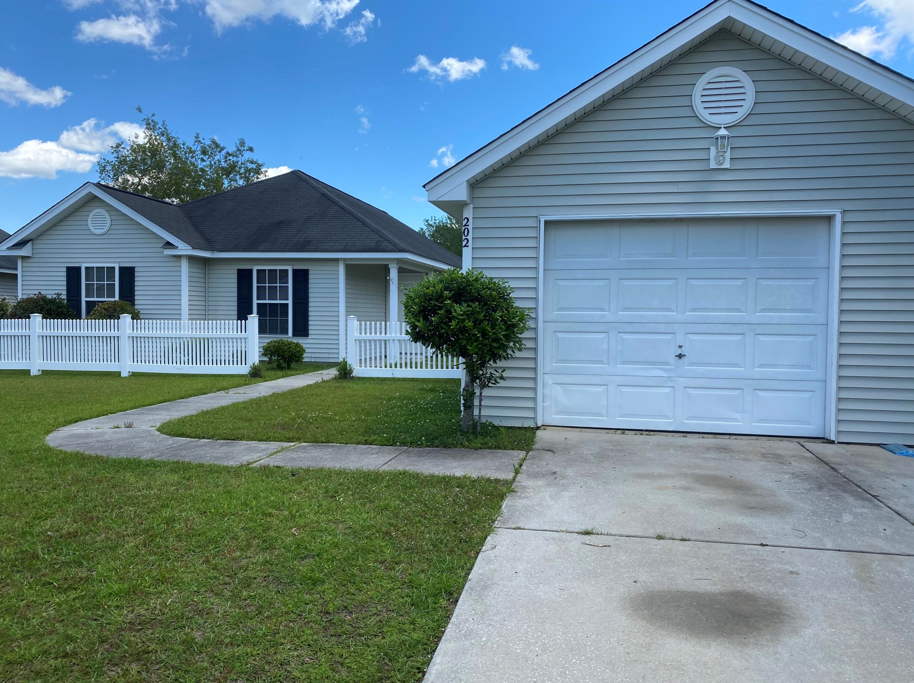 202 Saturn Ct, Summerville, SC 29483